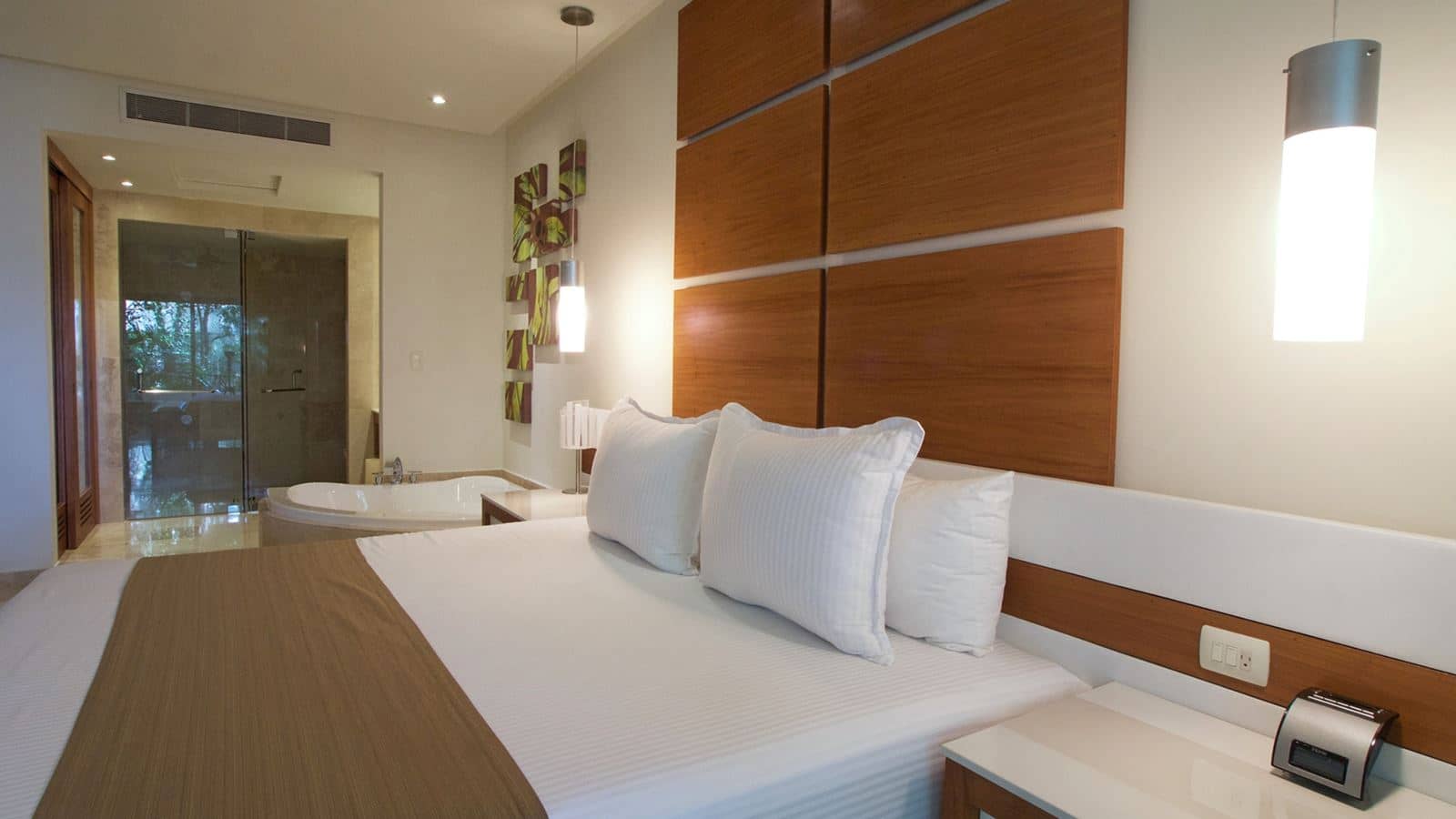 rooms-master-suite