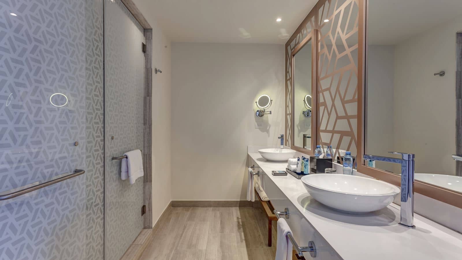 rooms-luxury-junior-suite-sunset-view-diamond-club