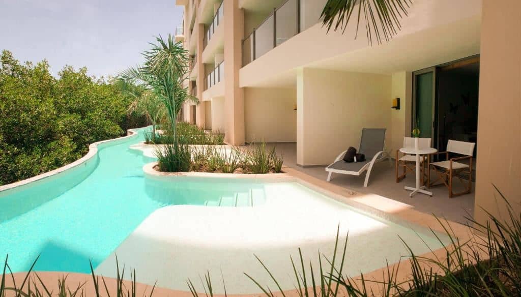 rooms-junior-suite-swim-out-adults-only-13+