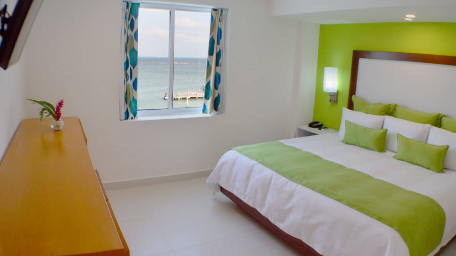 rooms-master-suite
