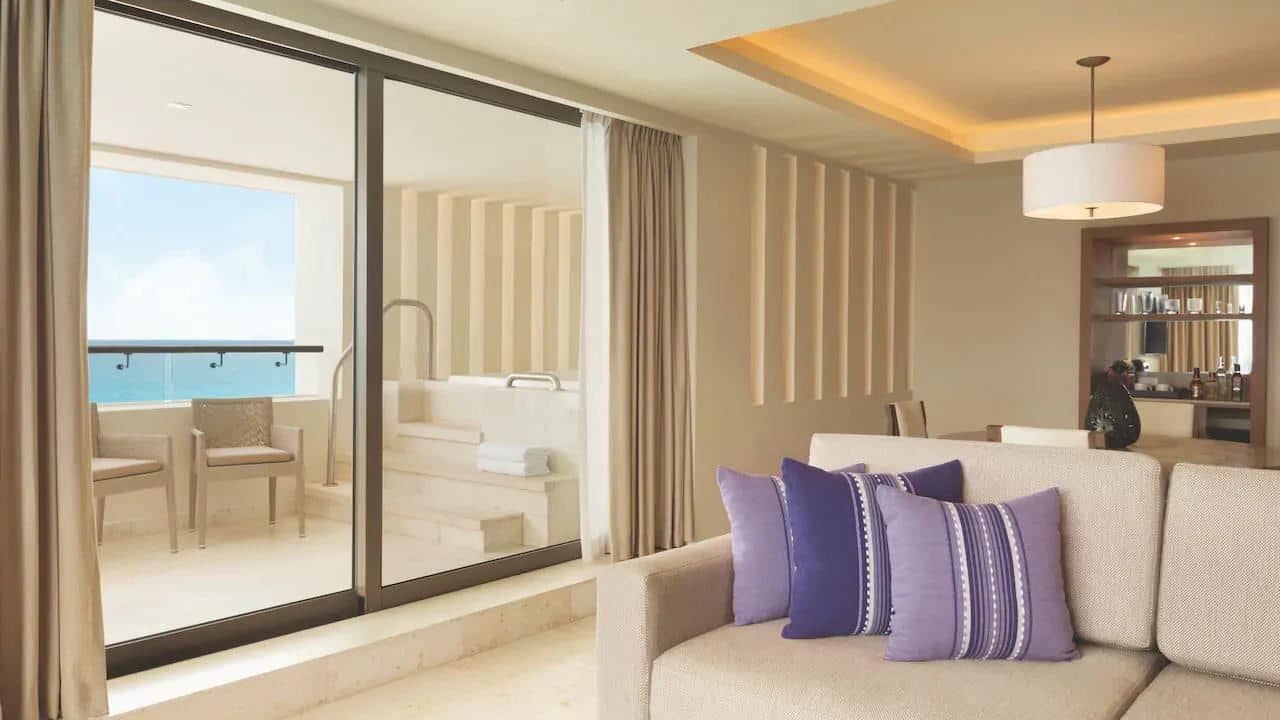 rooms-two-bedroom-club-ocean-front-suite