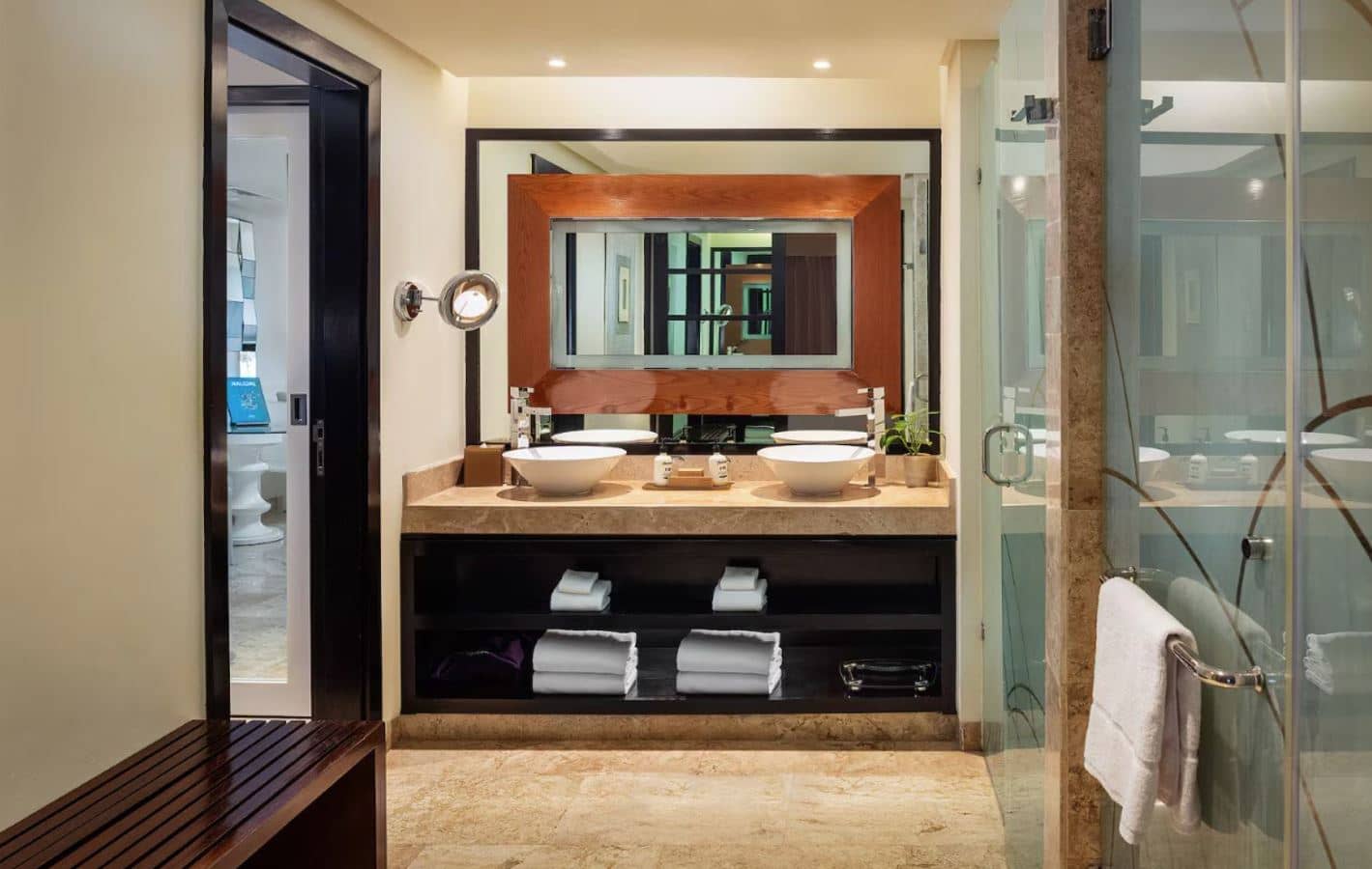 rooms-family-concierge-suite-swim-up