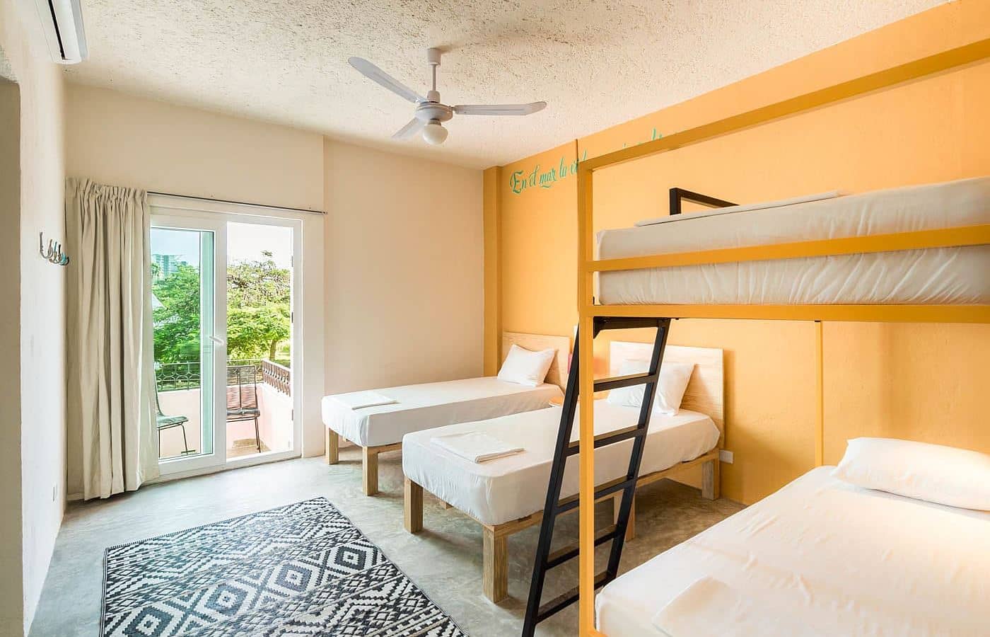 rooms-family-room-quadruple