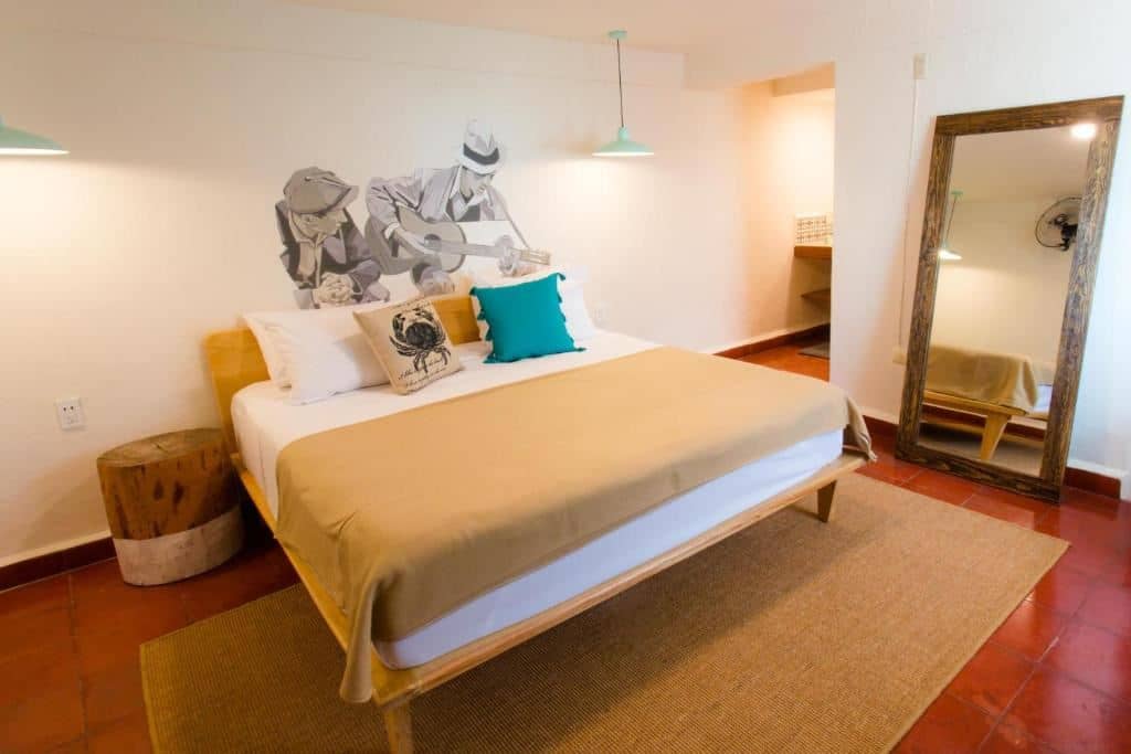 rooms-deluxe-room
