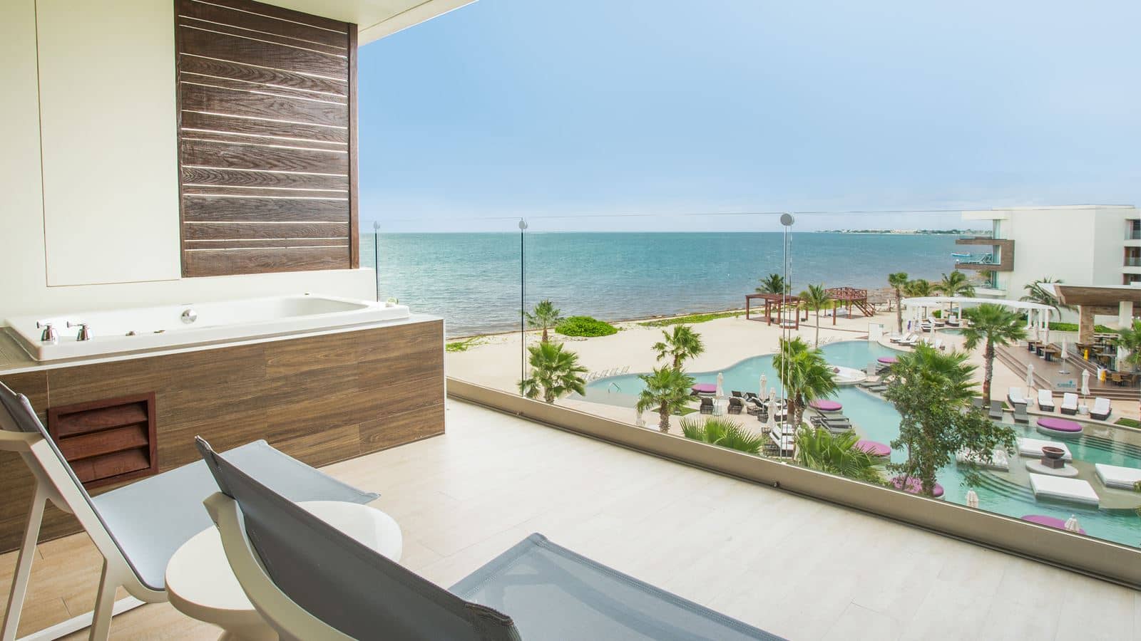 rooms-preferred-club-junior-suite-ocean-view