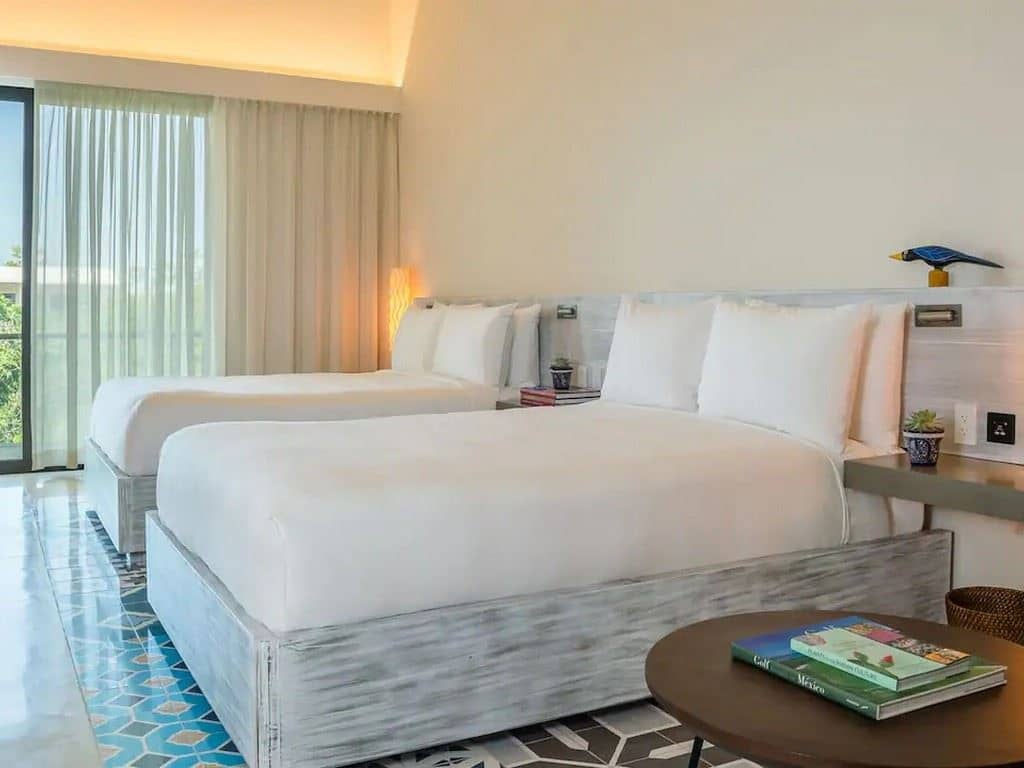 rooms-2-double-beds-lagoon-view