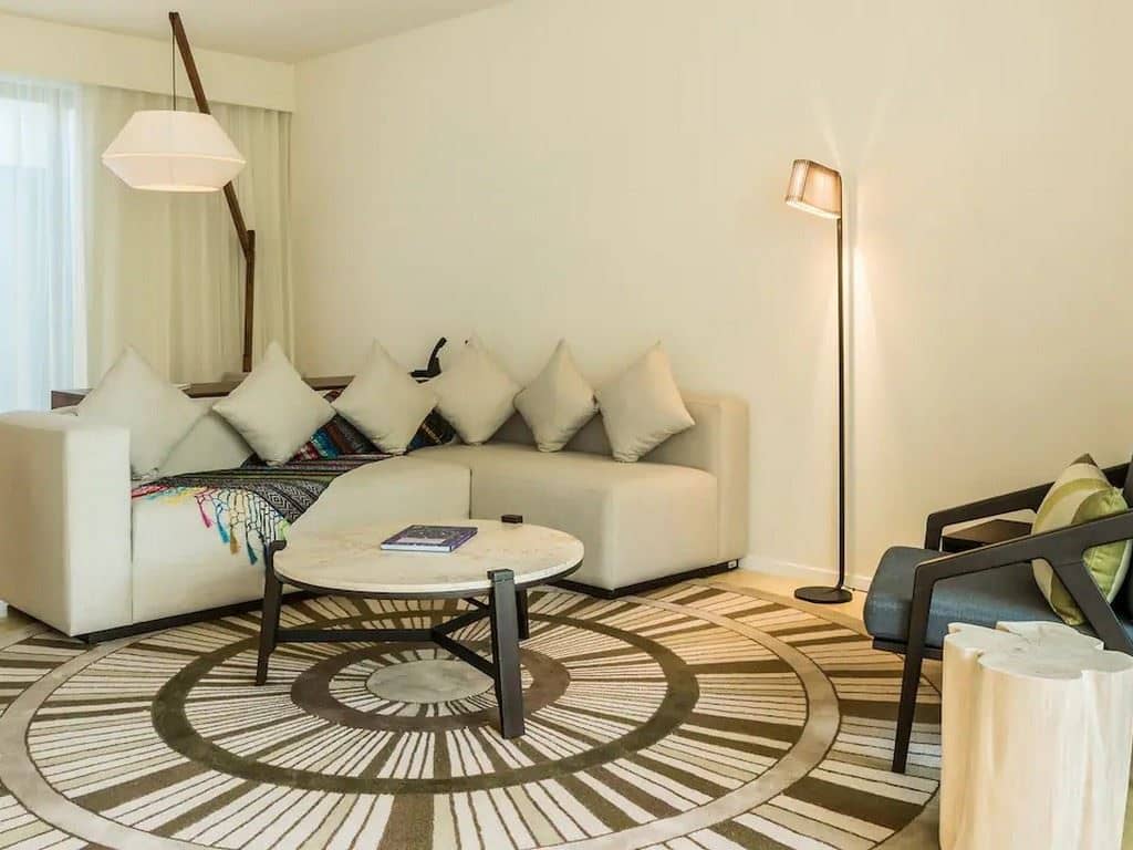 rooms-bilevel-suite