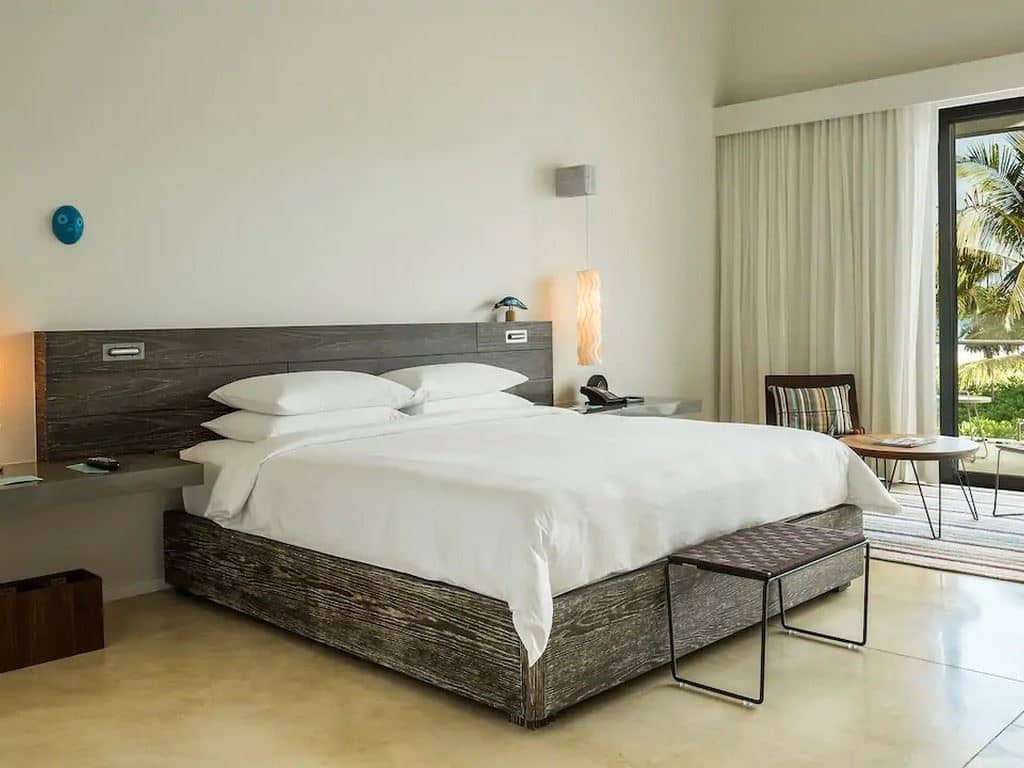 rooms-bilevel-suite
