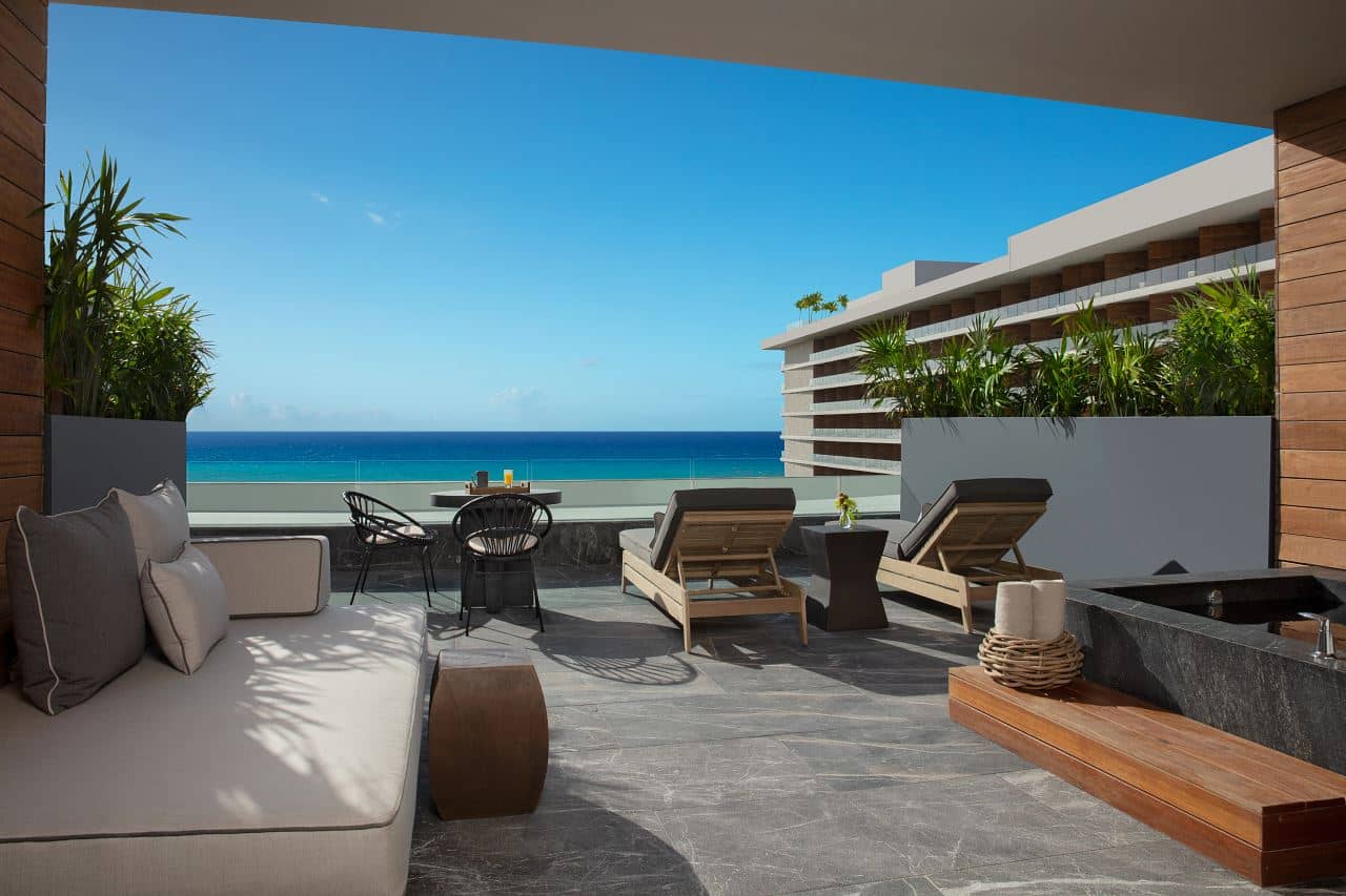 rooms-preferred-club-superior-junior-suite-ocean-view