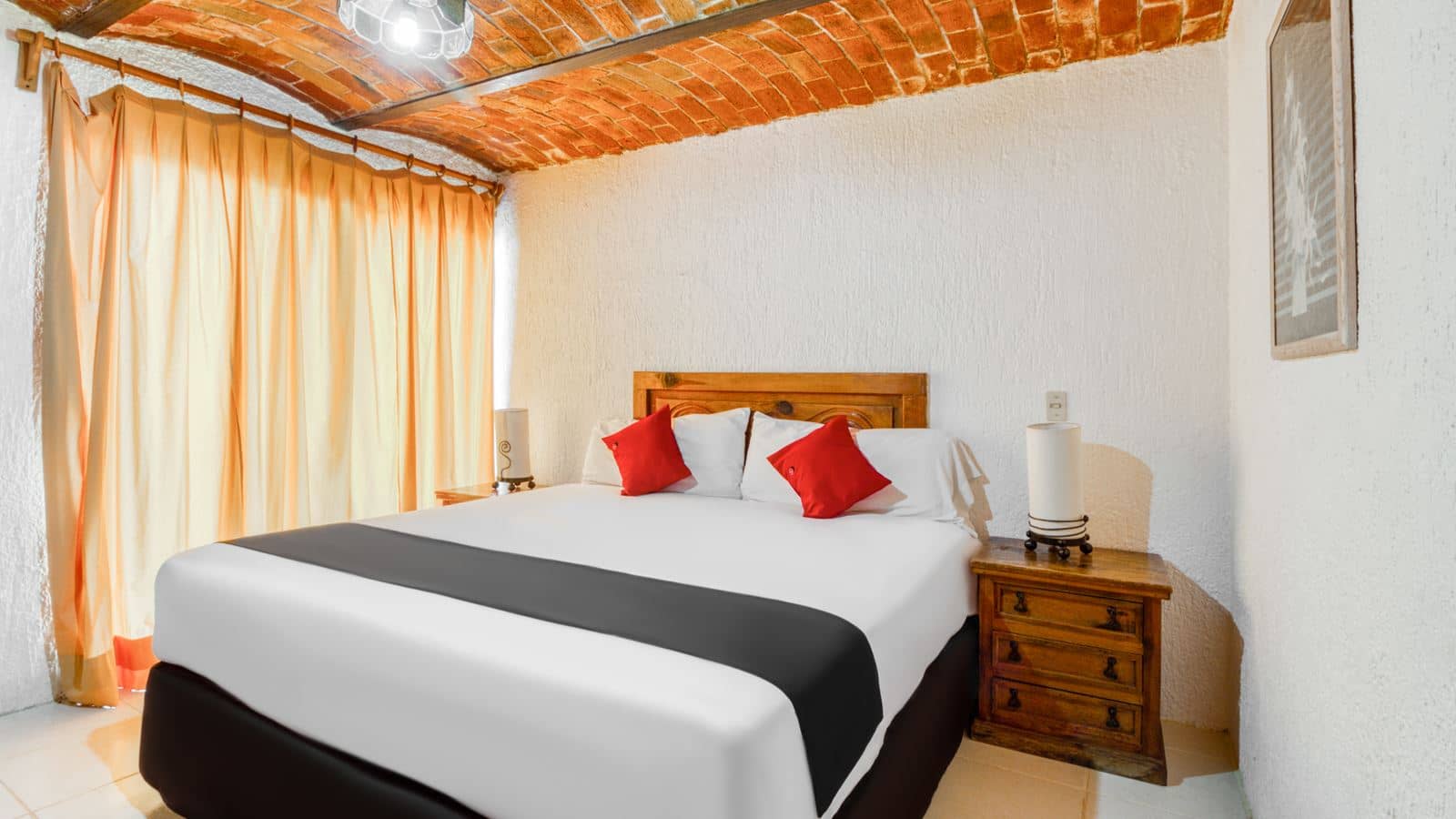 rooms-double-king-size-bed