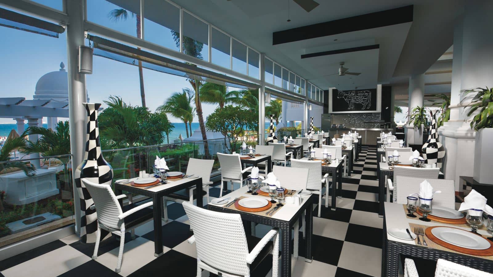 restaurants-black--white