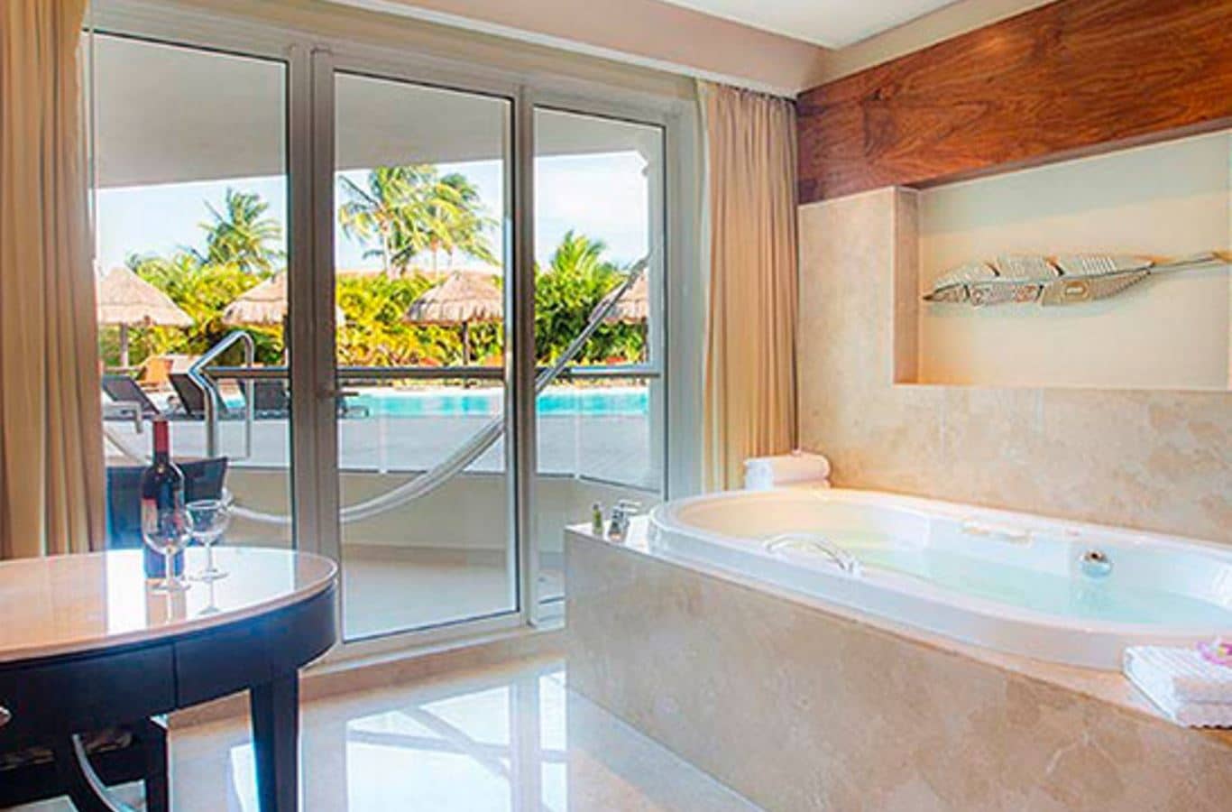 rooms-swim-up-suite