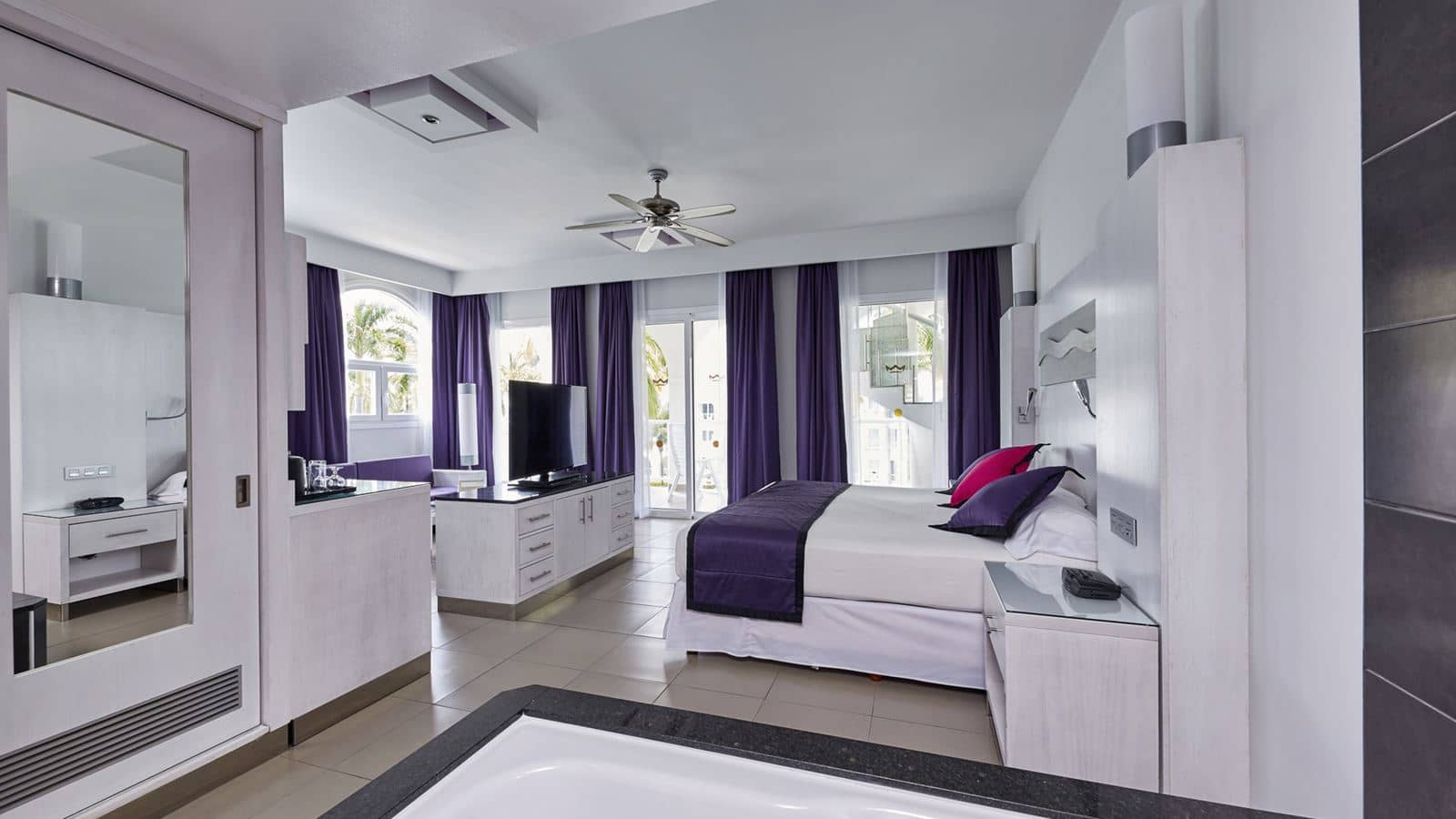 rooms-suite-jacuzzi