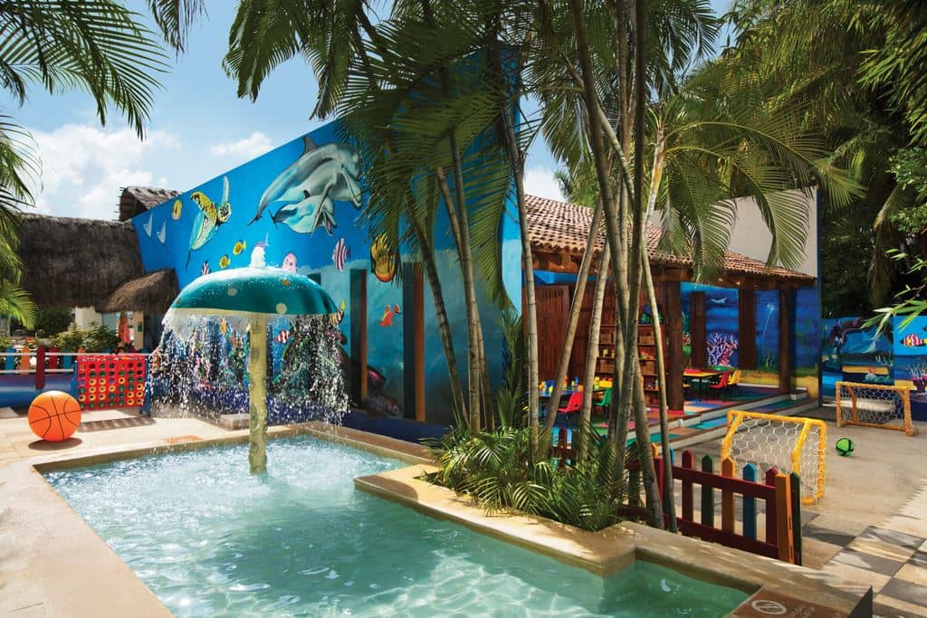 pools-outdoor-childrens-pool