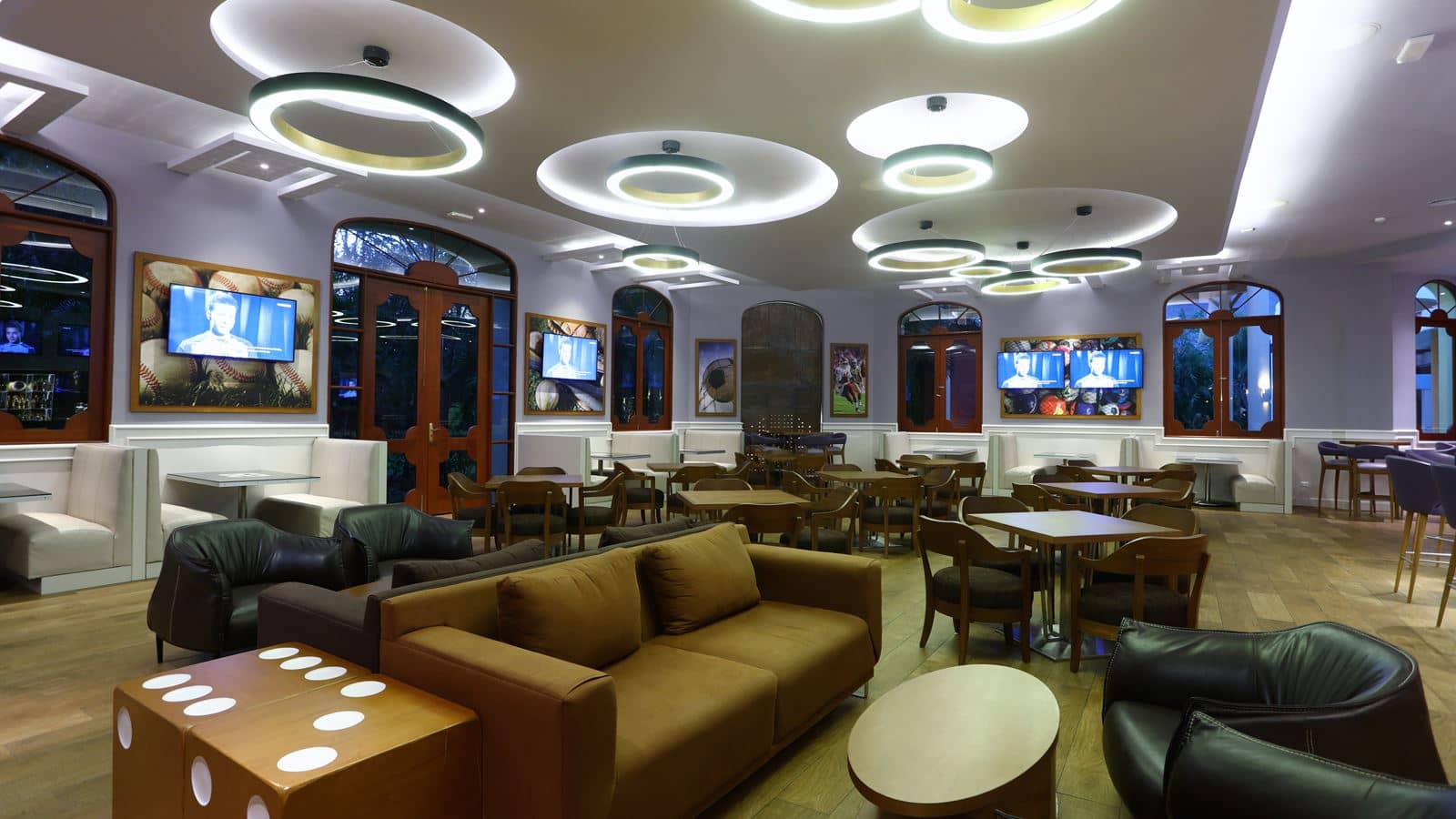 bars-corner