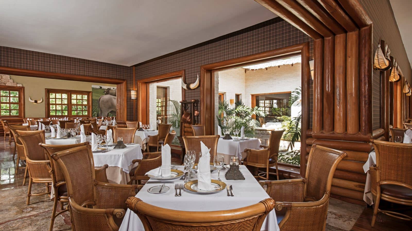 restaurants-leotile