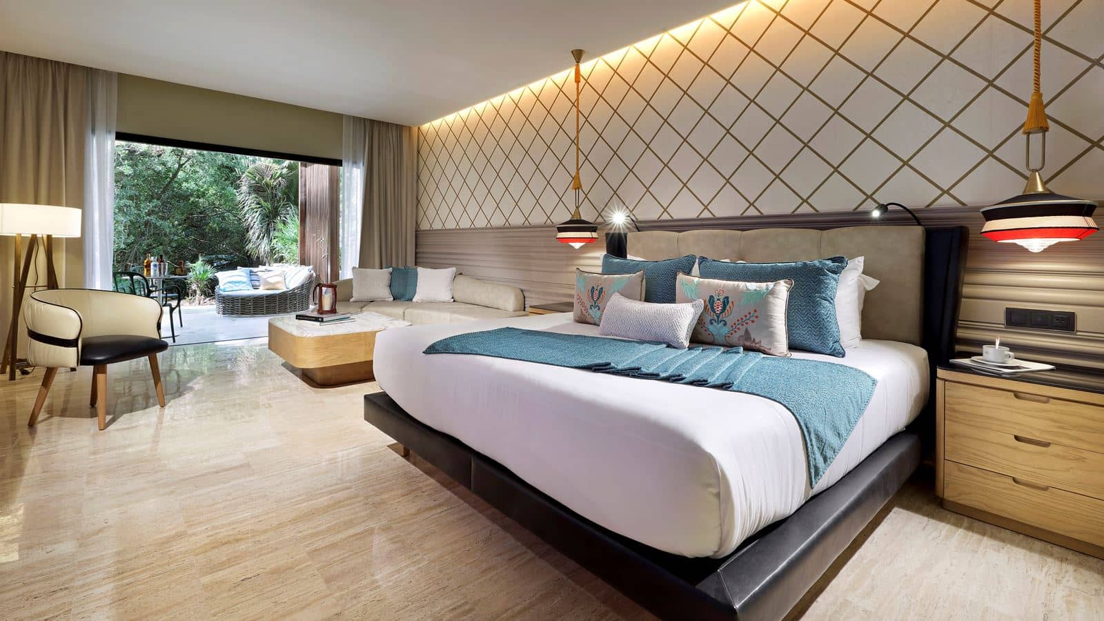 rooms-junior-suite-pool-side
