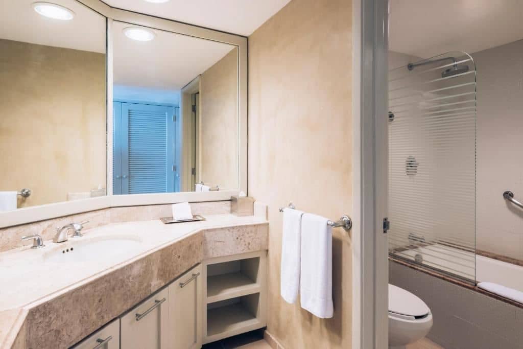 rooms-villa-ocean-front-swim-out