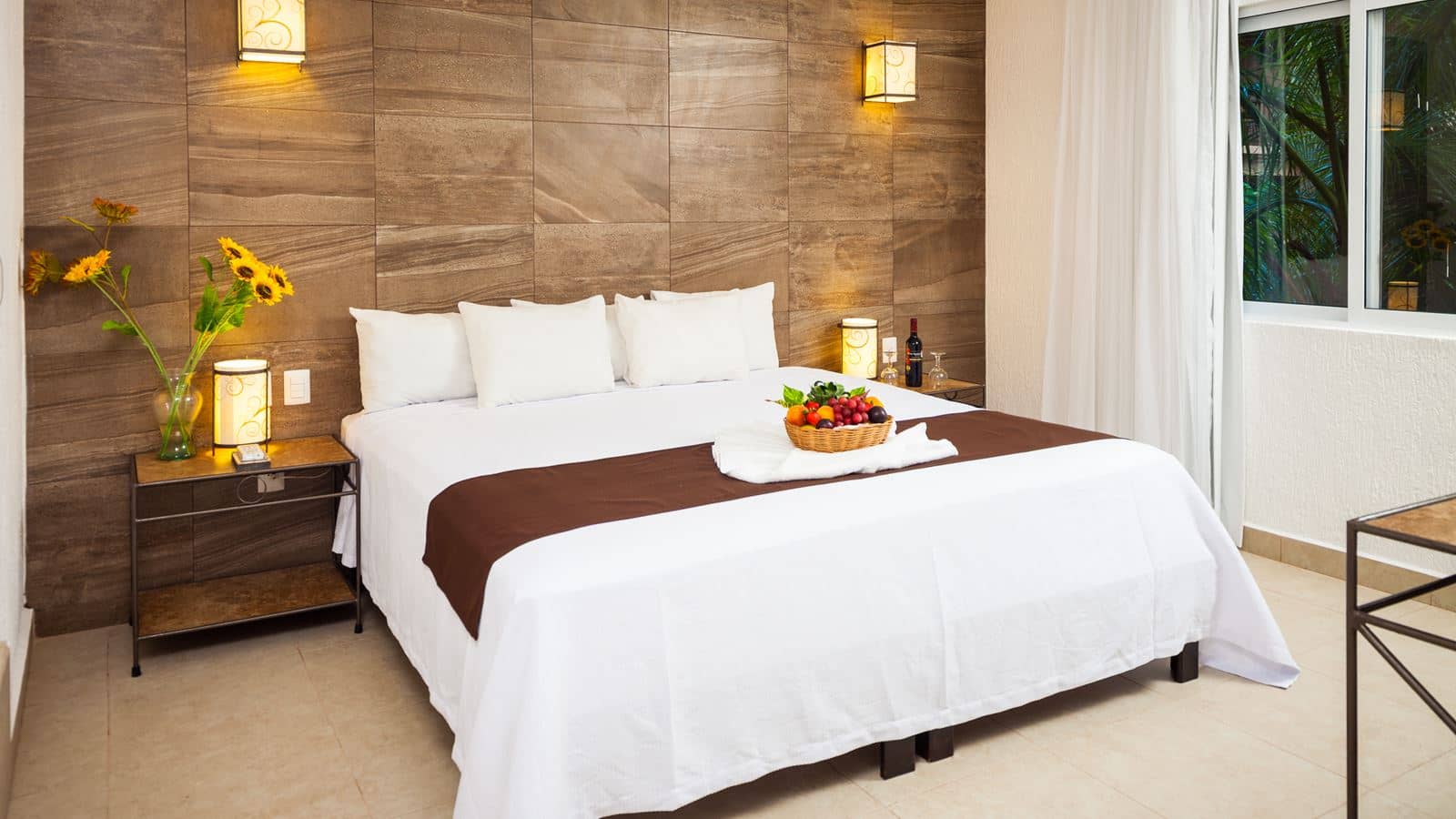 rooms-deluxe-room