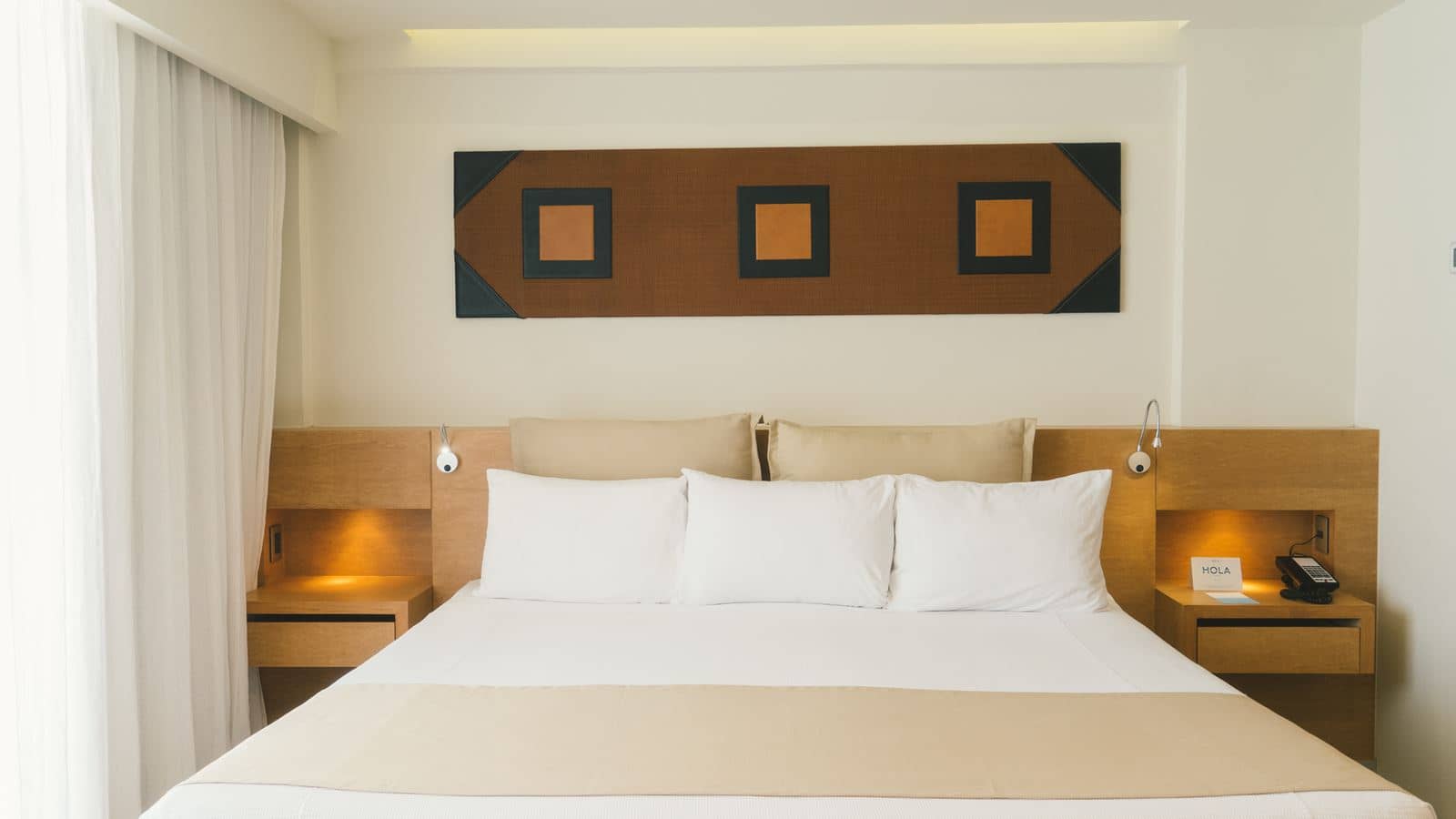 rooms-deluxe-room