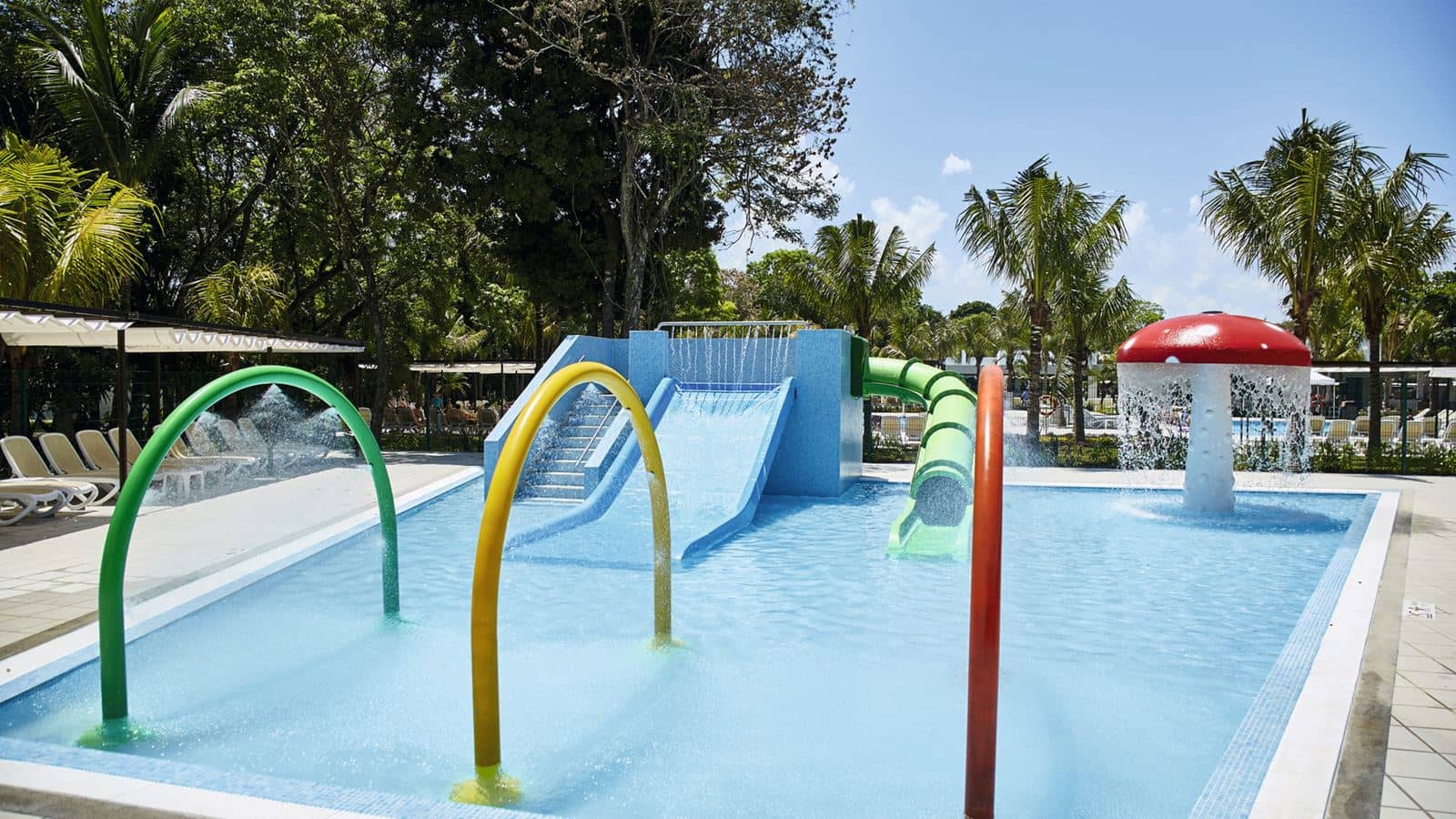 pools-outdoor-childrens-pool