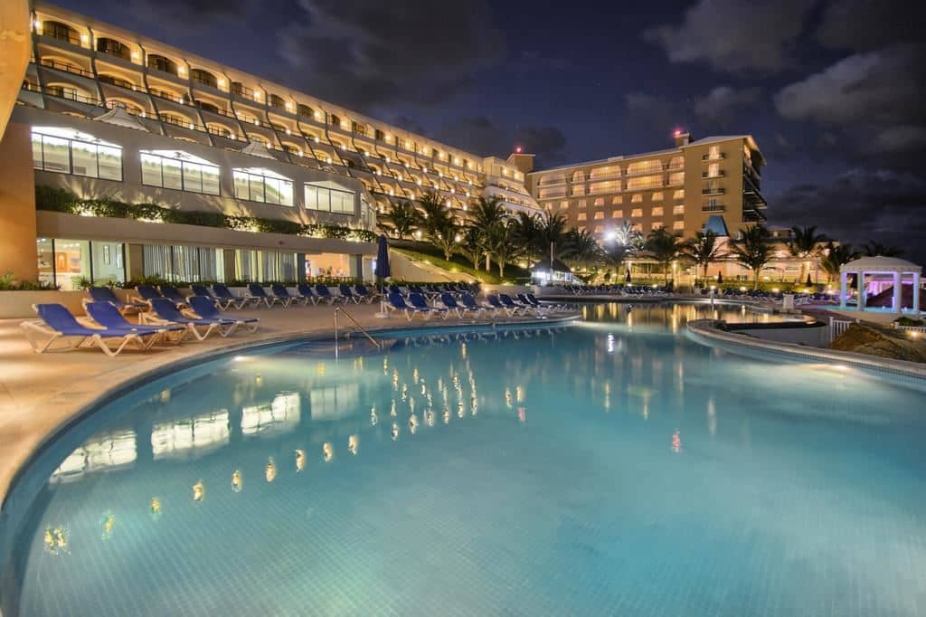 pools-outdoor-pool