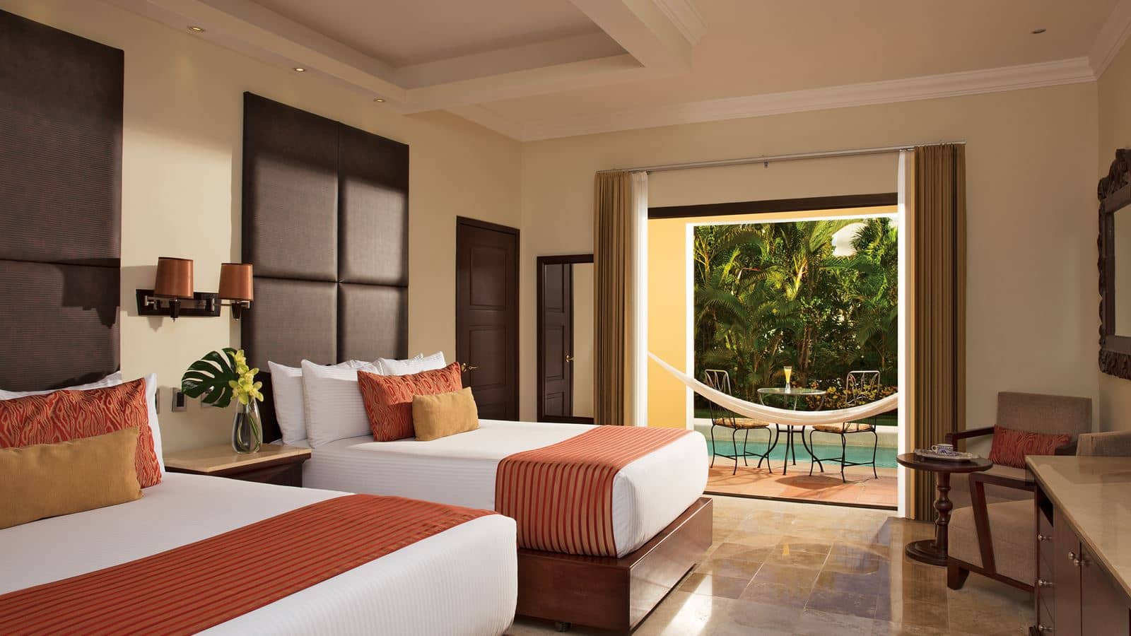 rooms-preferred-club-deluxe-garden-swimout