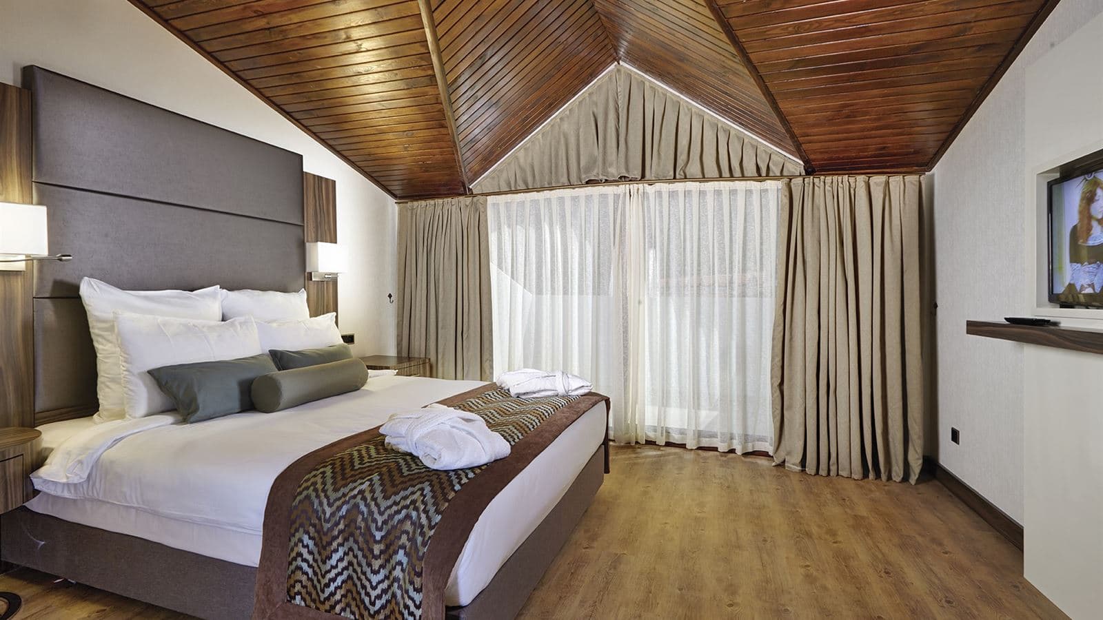 rooms-family-room