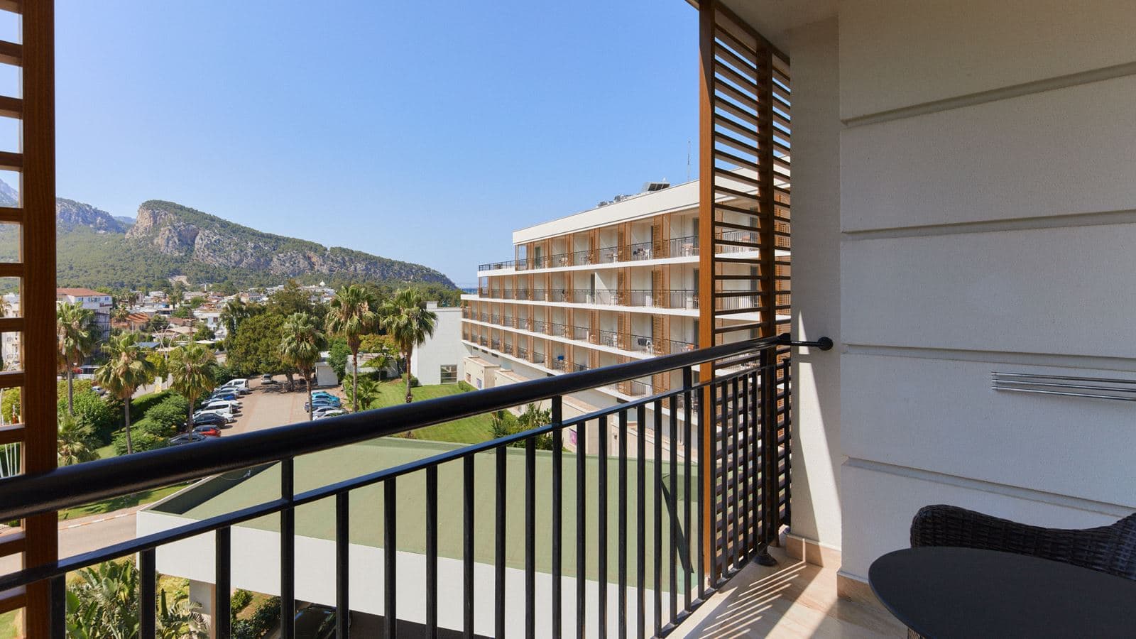 rooms-family-suite-mountain-view