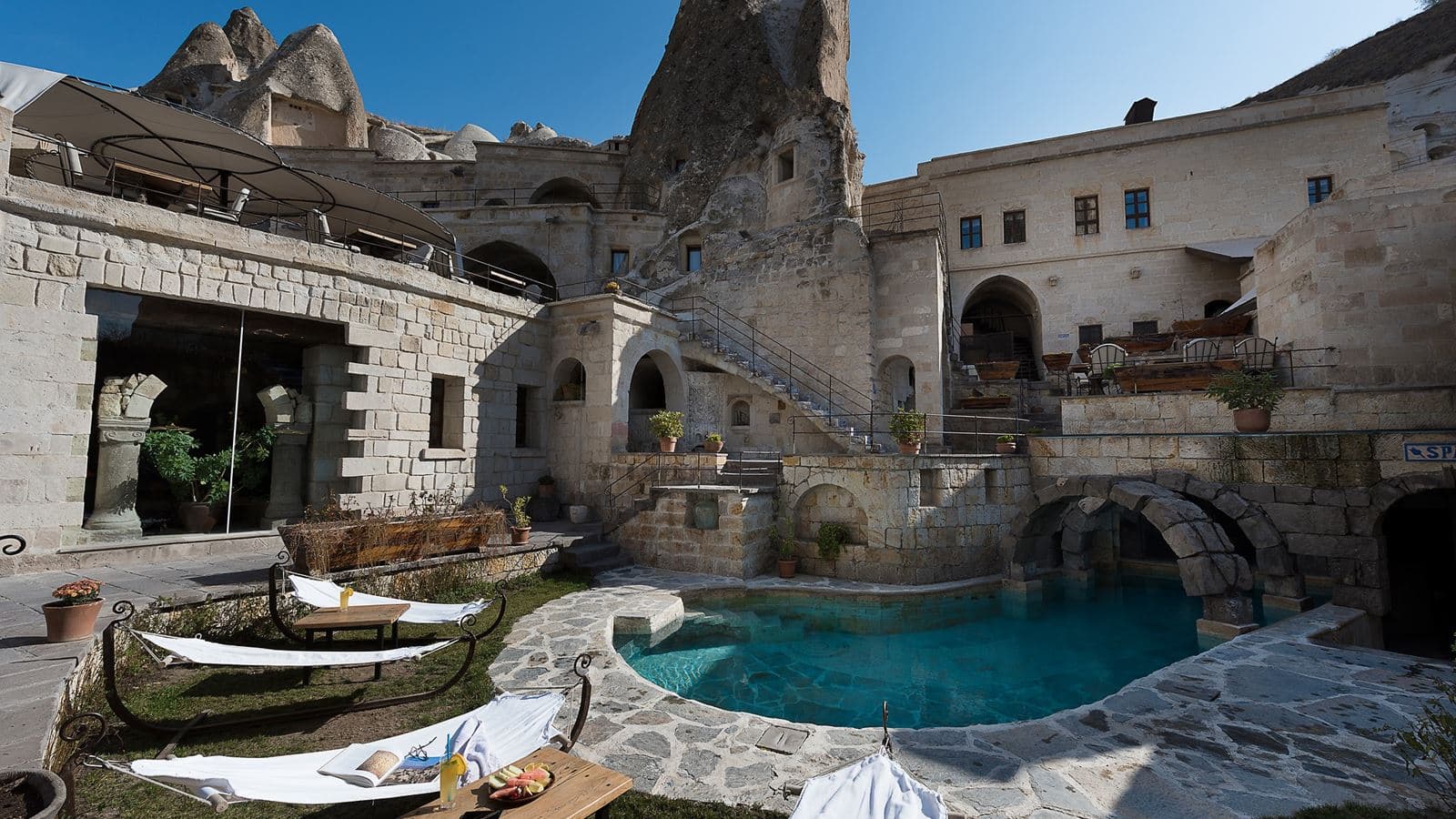 pools-outdoor-pool