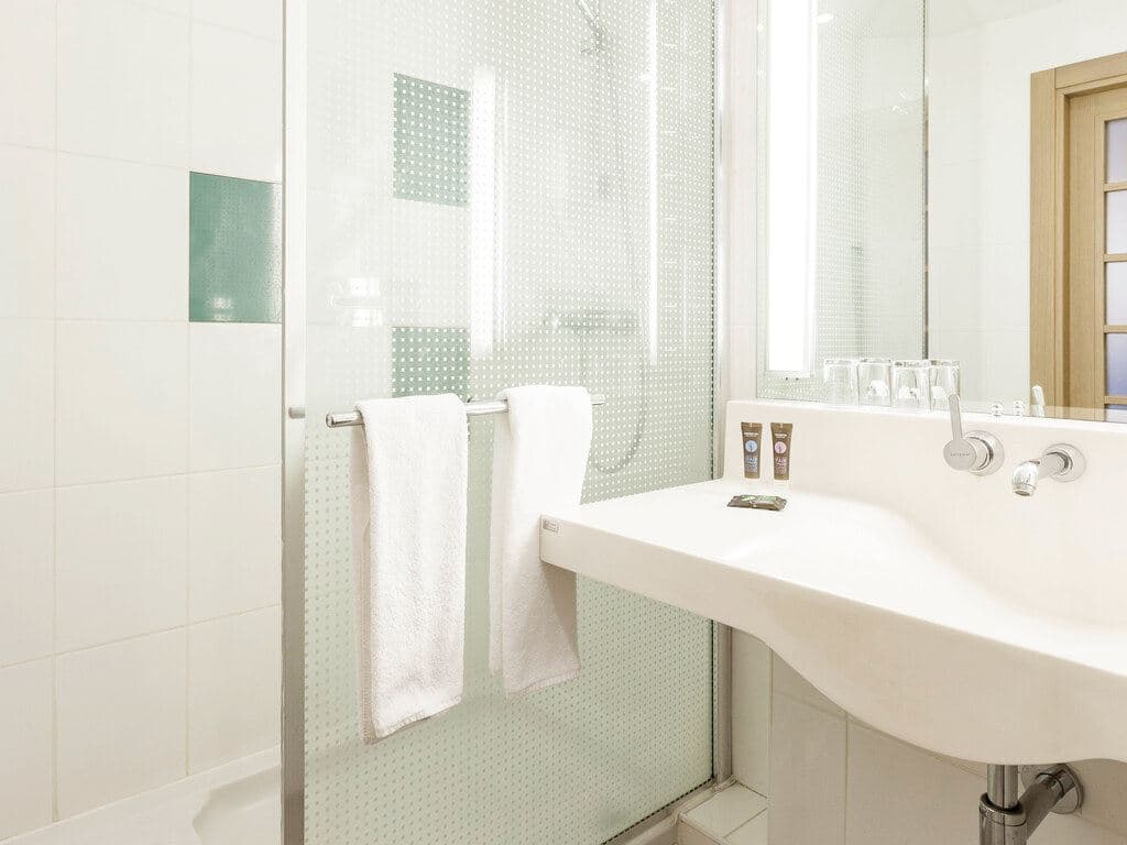 rooms-standard-room