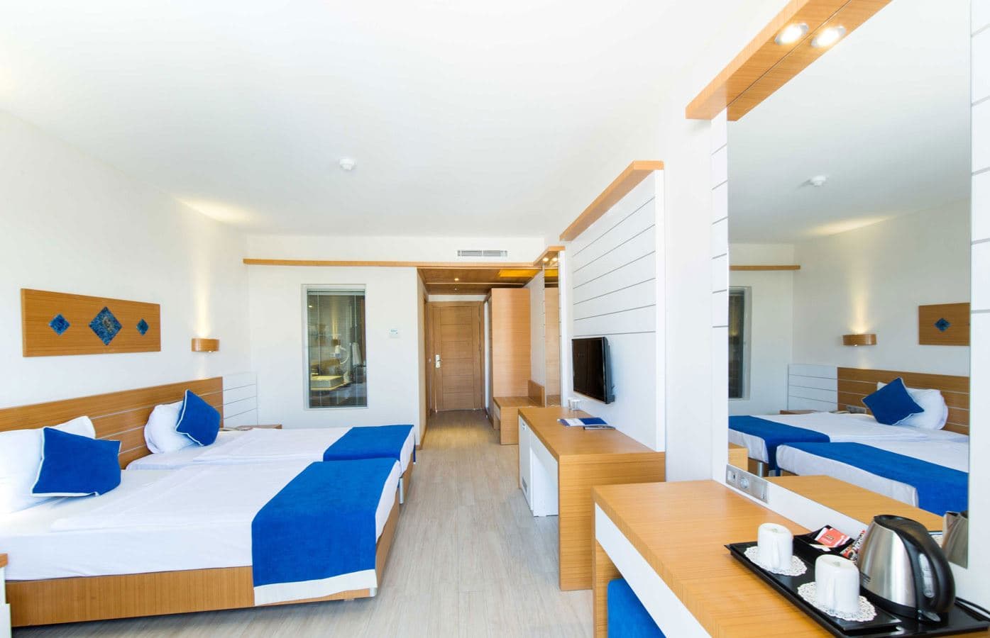 rooms-hotel-room