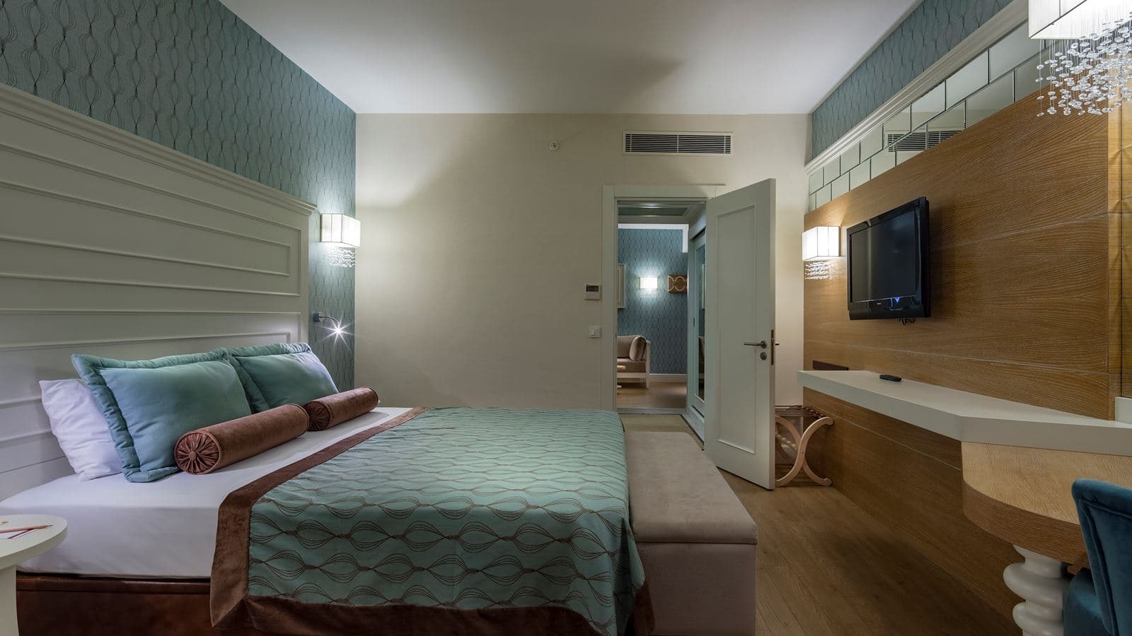 rooms-family-room-2-bedrooms-land-view