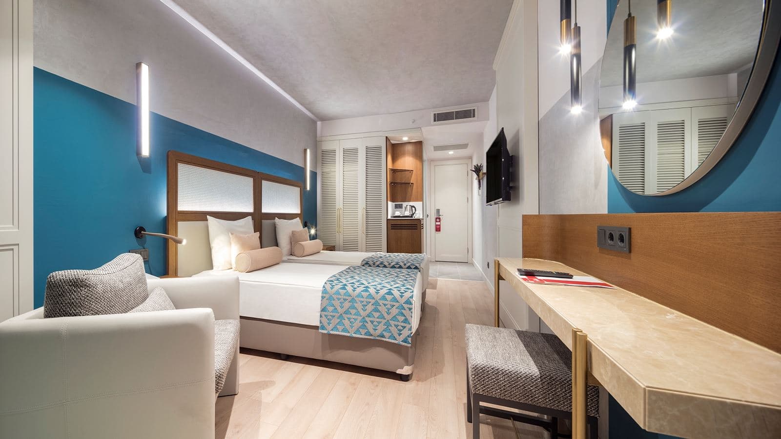 rooms-standart-room-land-view-with-balcony