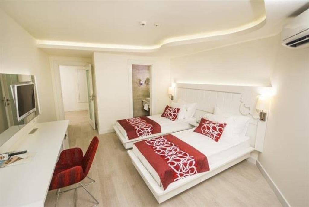 rooms-family-room