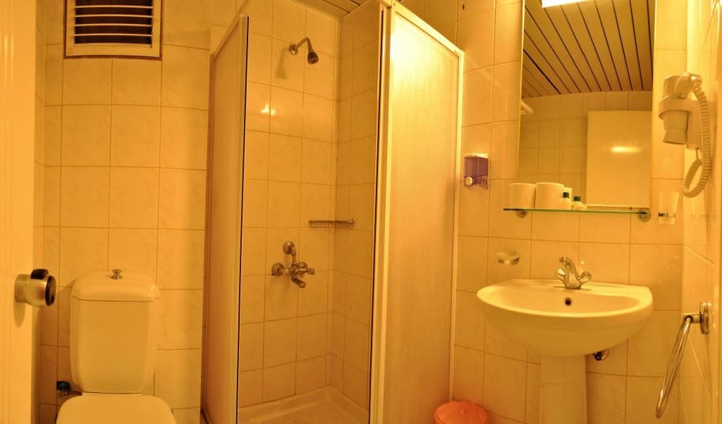 rooms-standard-room