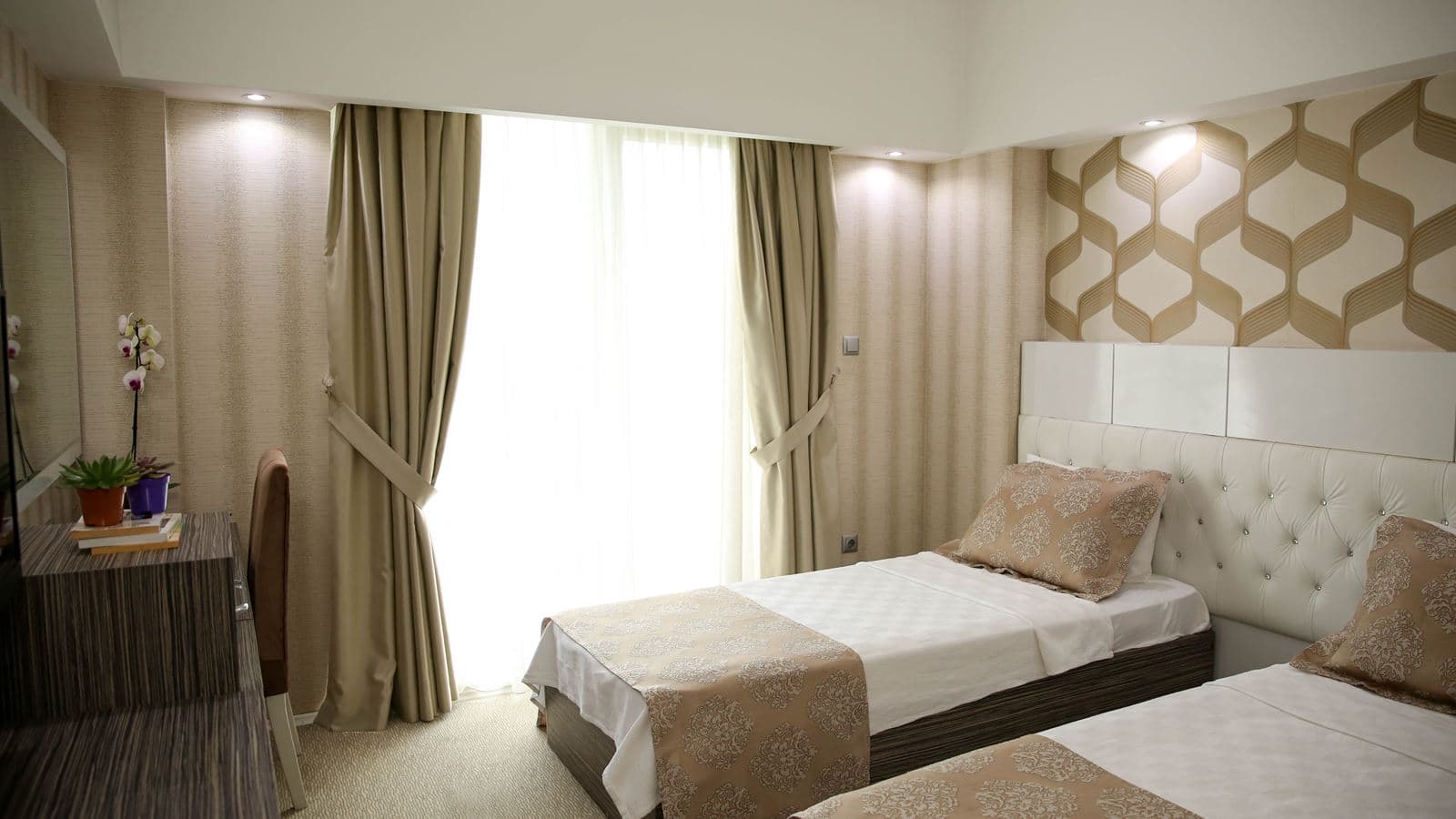 rooms-twin-room