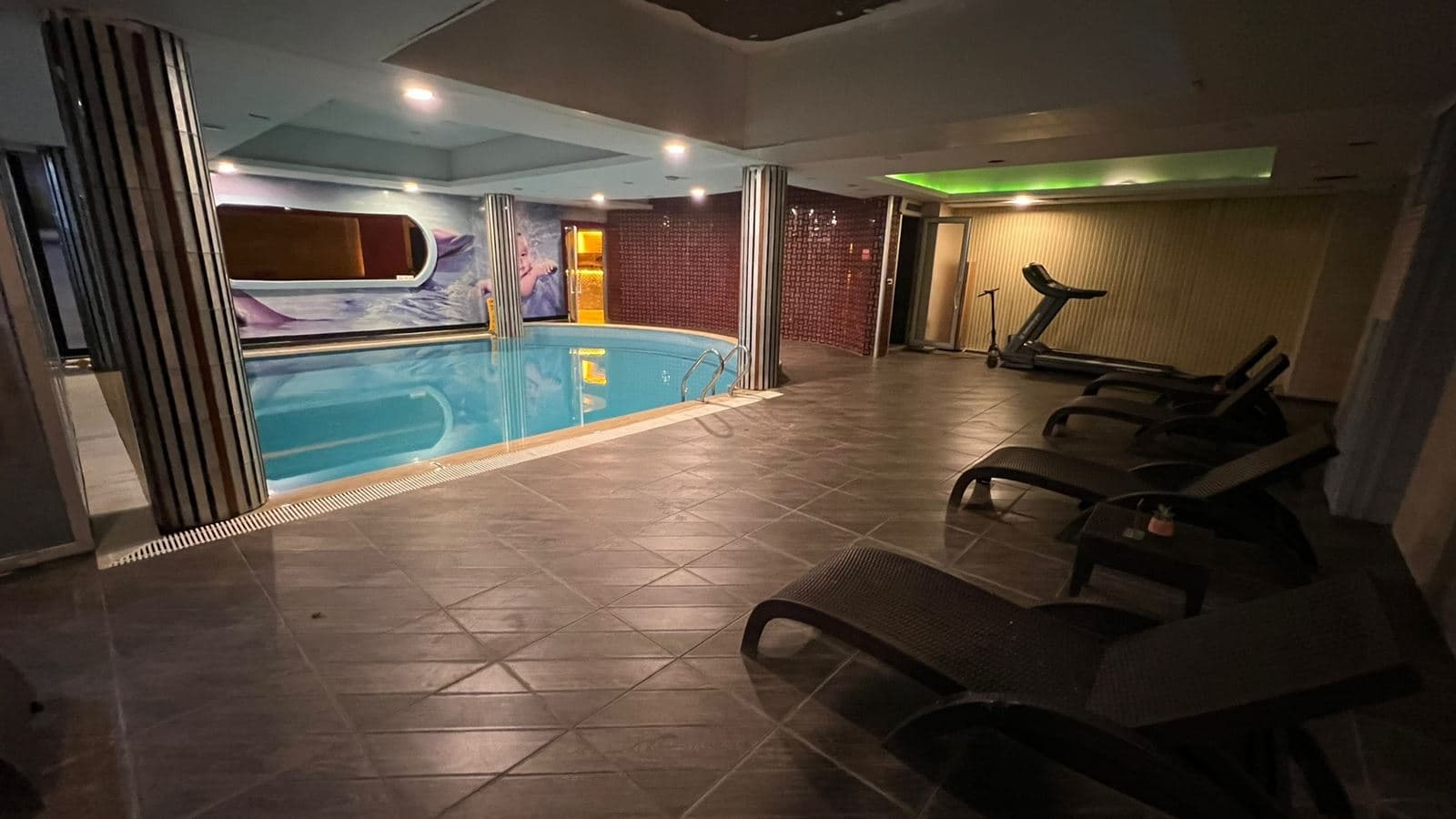 pools-indoor-pool