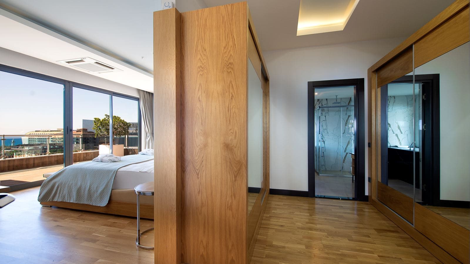 rooms-king-suit