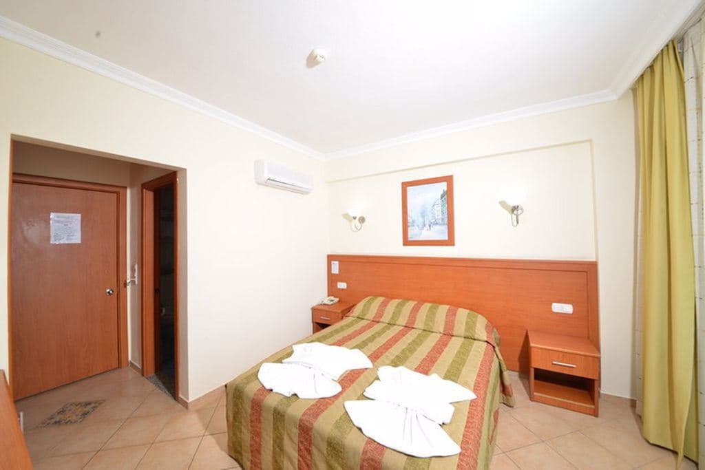 rooms-standard-room