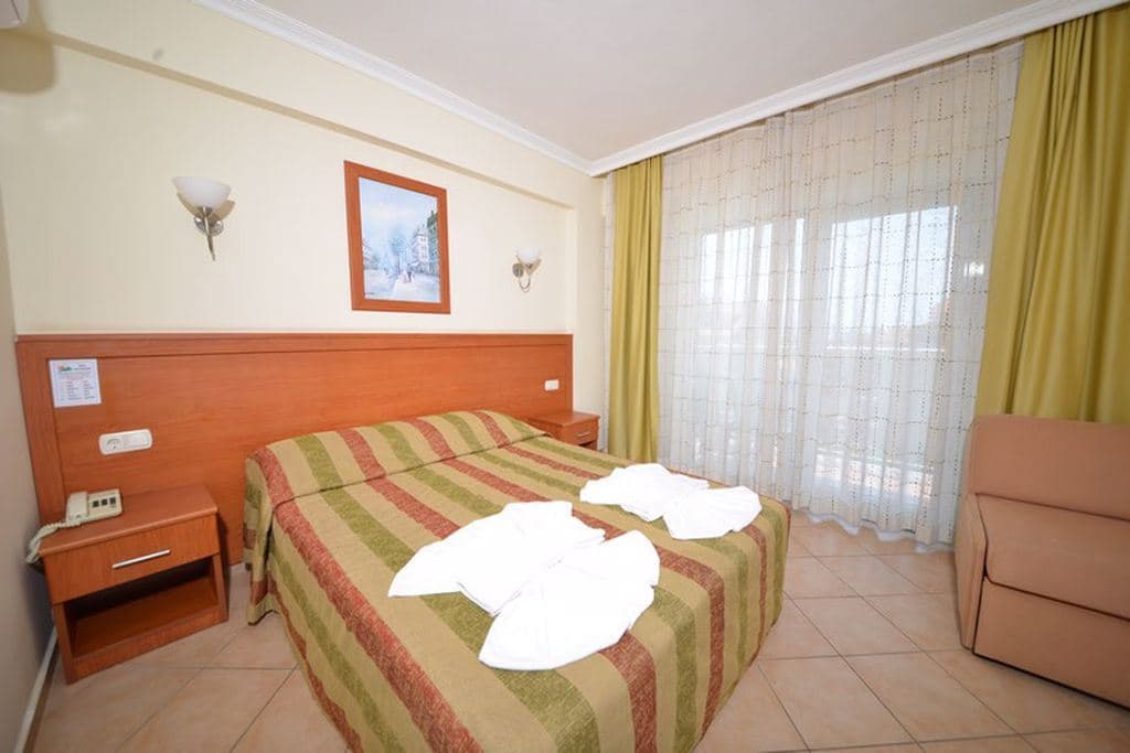 rooms-standard-room