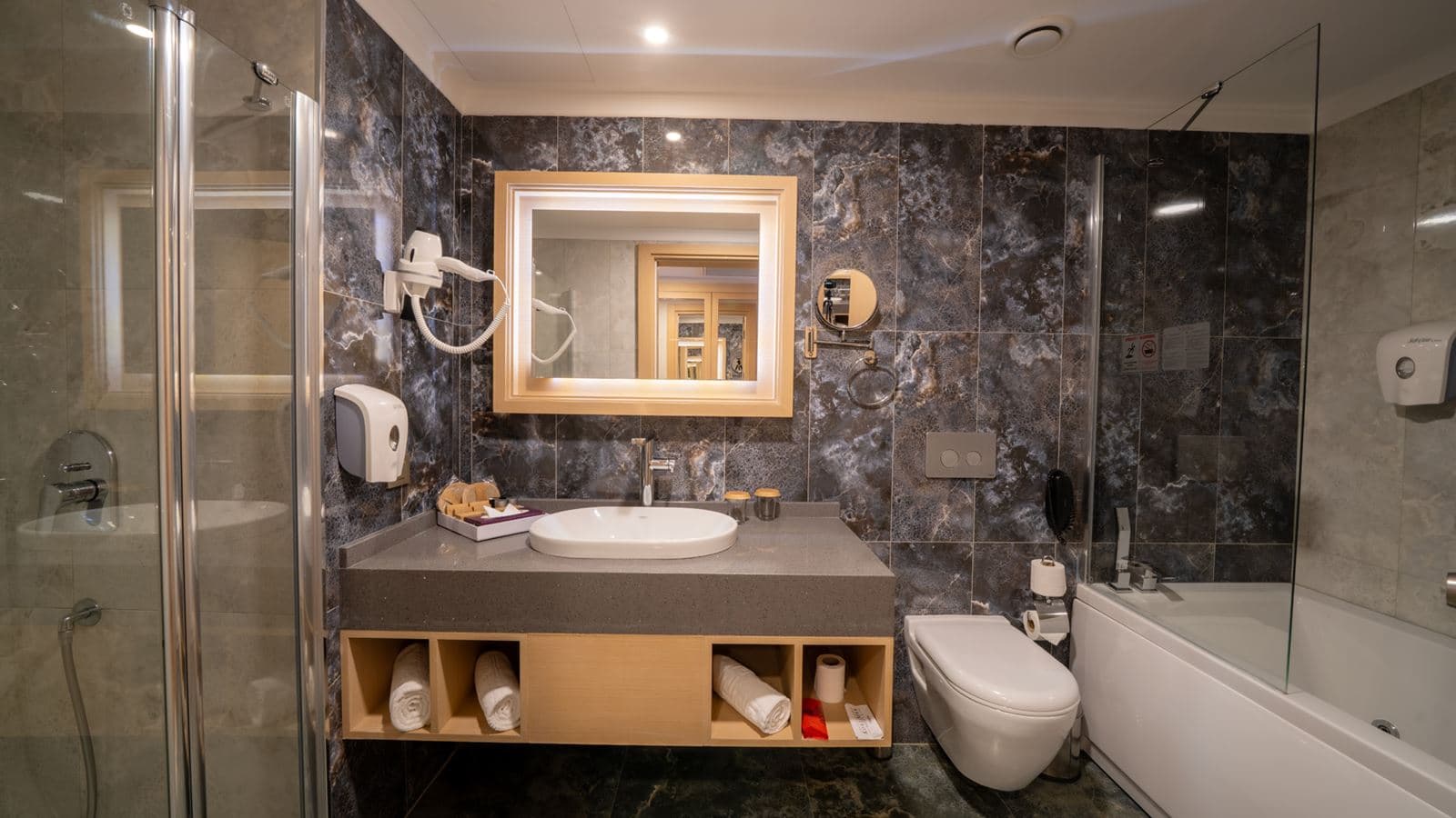 rooms-junior-suite
