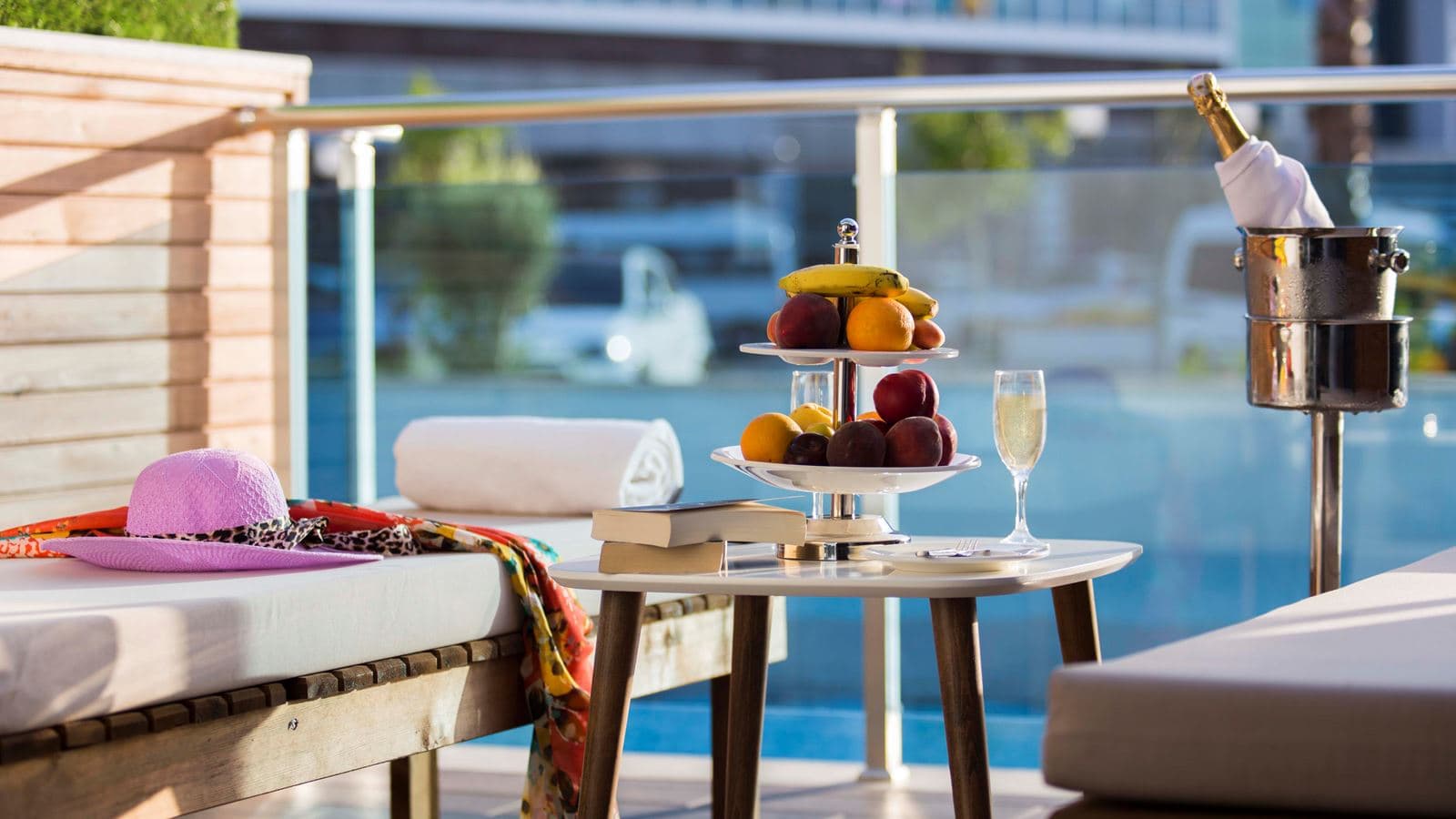 rooms-swim-up-3-rooms