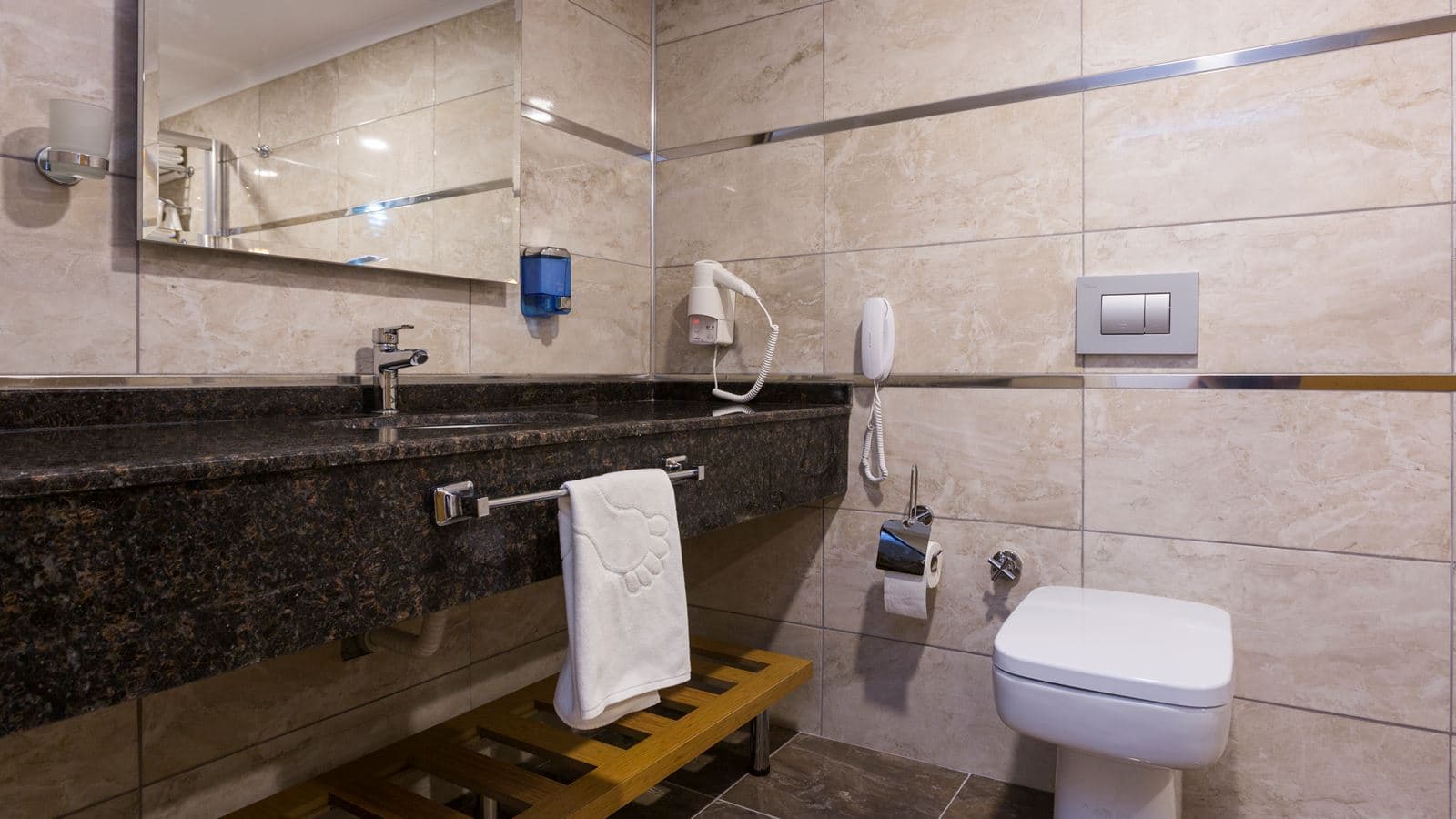 rooms-family-room