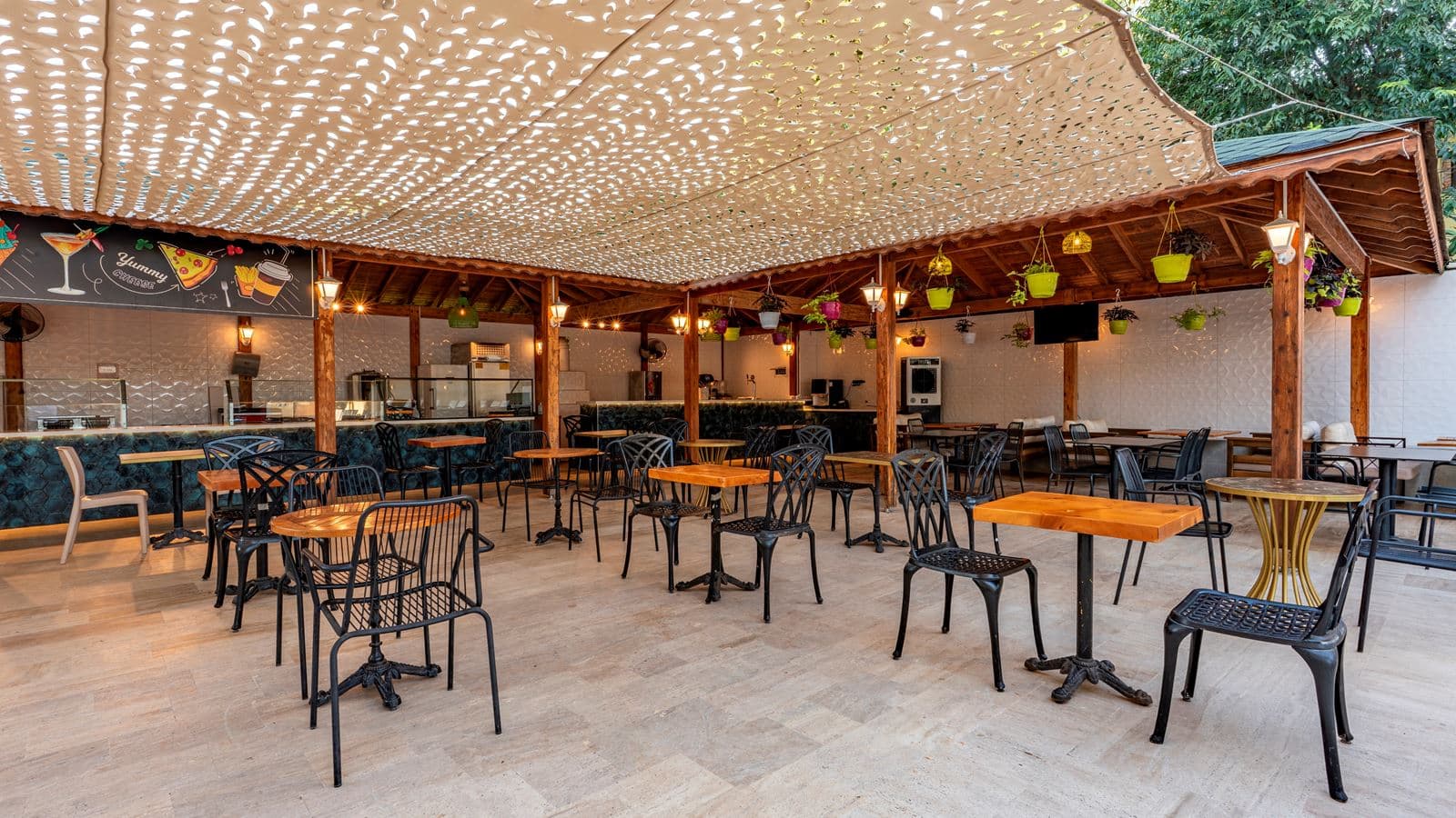 restaurants-pool-bar