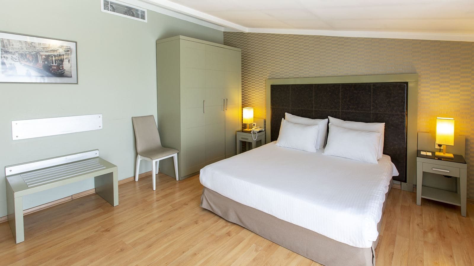 rooms-standard-room
