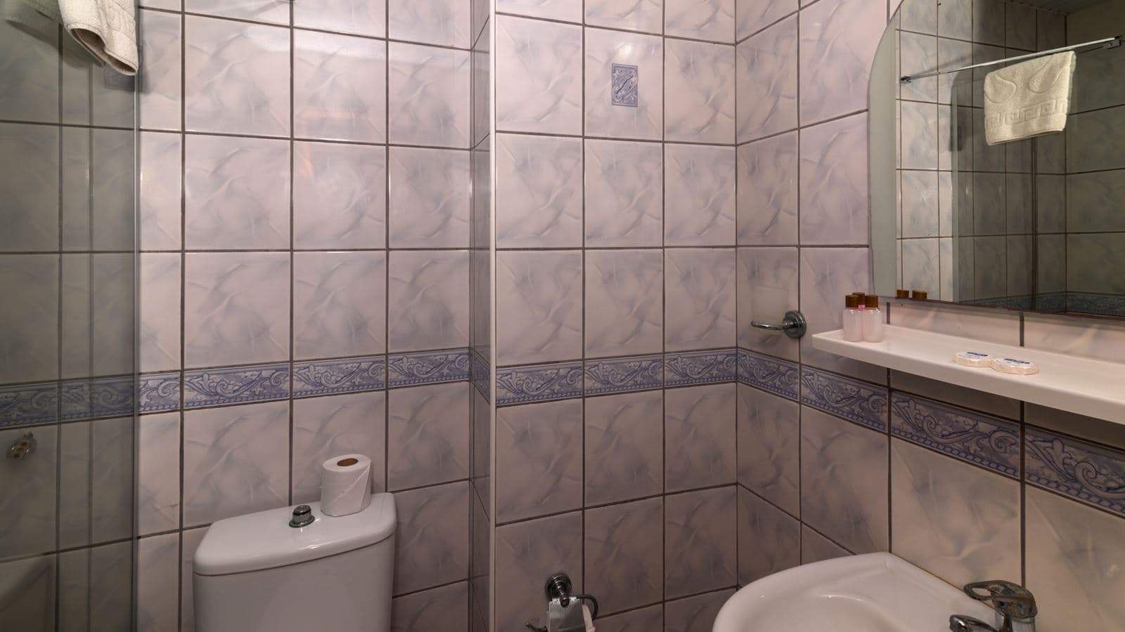 rooms-standard-room
