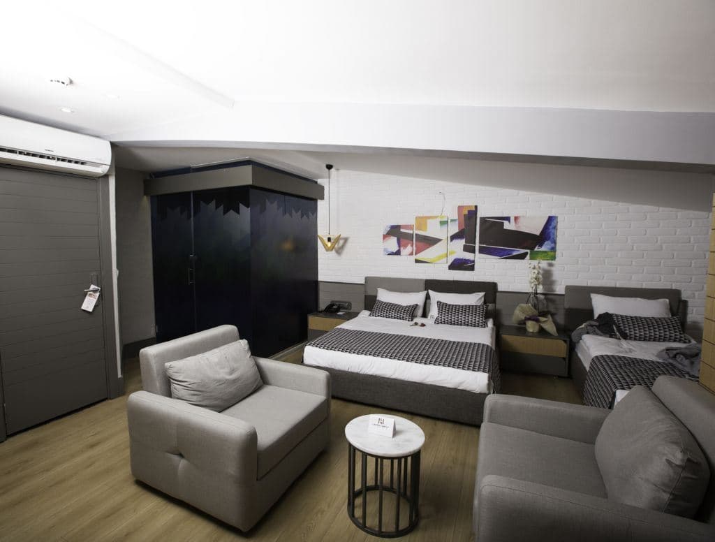 rooms-suite-with-spa-bath