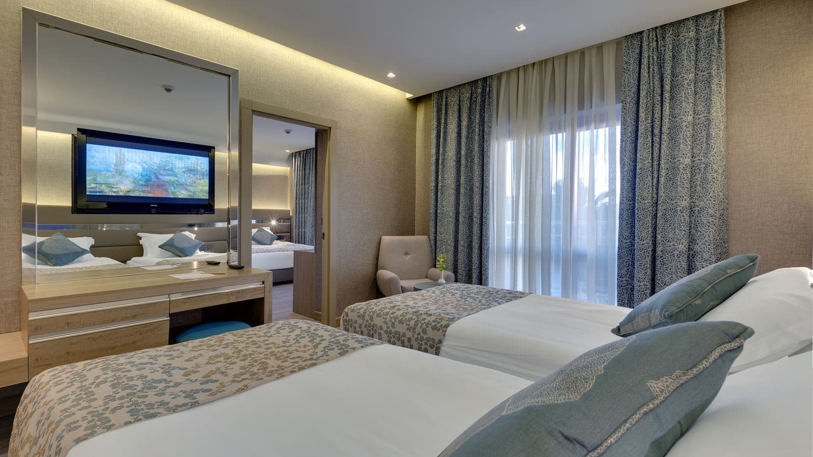 rooms-family-room