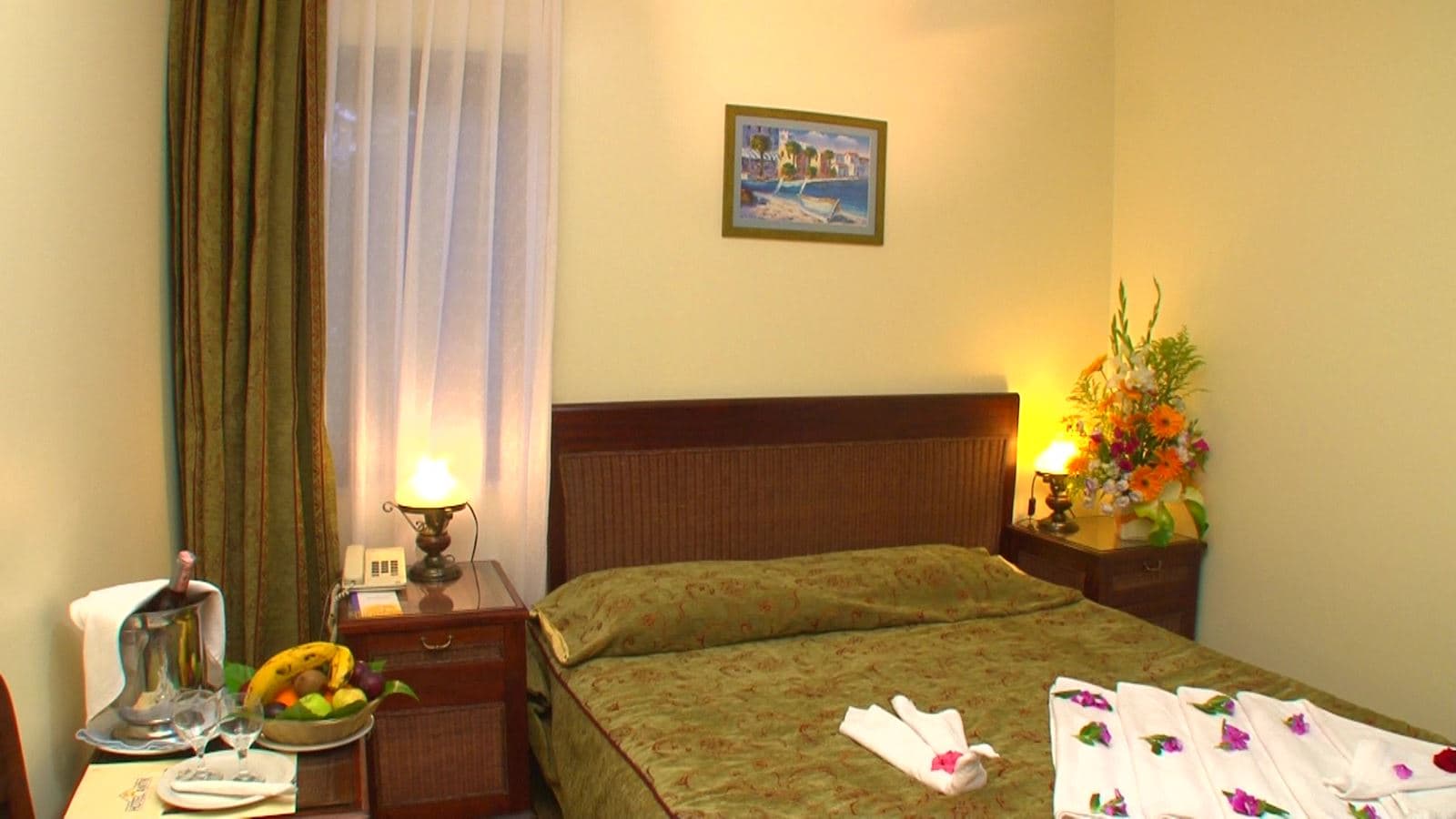 rooms-garden-room